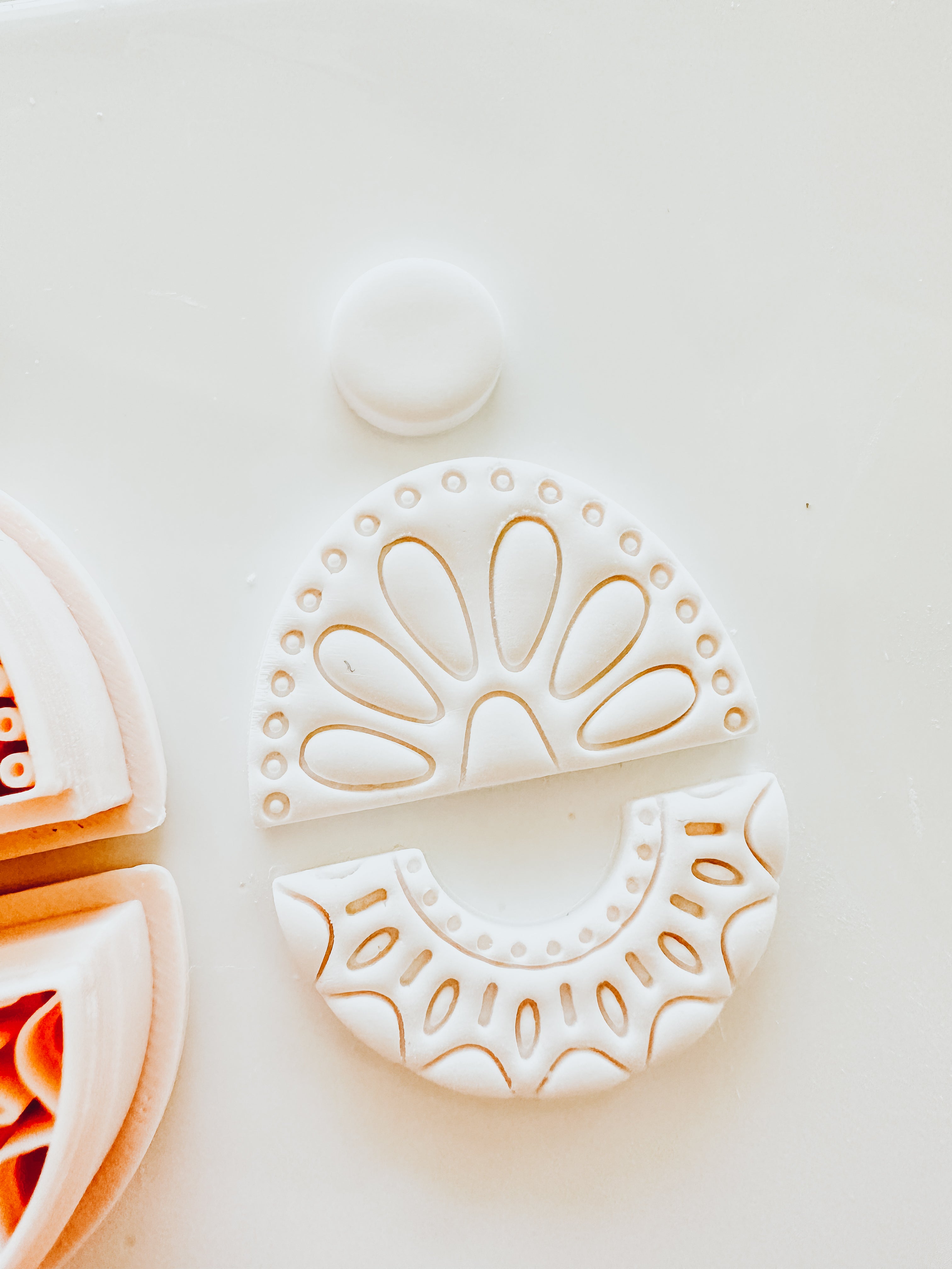 Kara Floral & Dots Embossed Clay Cutter
