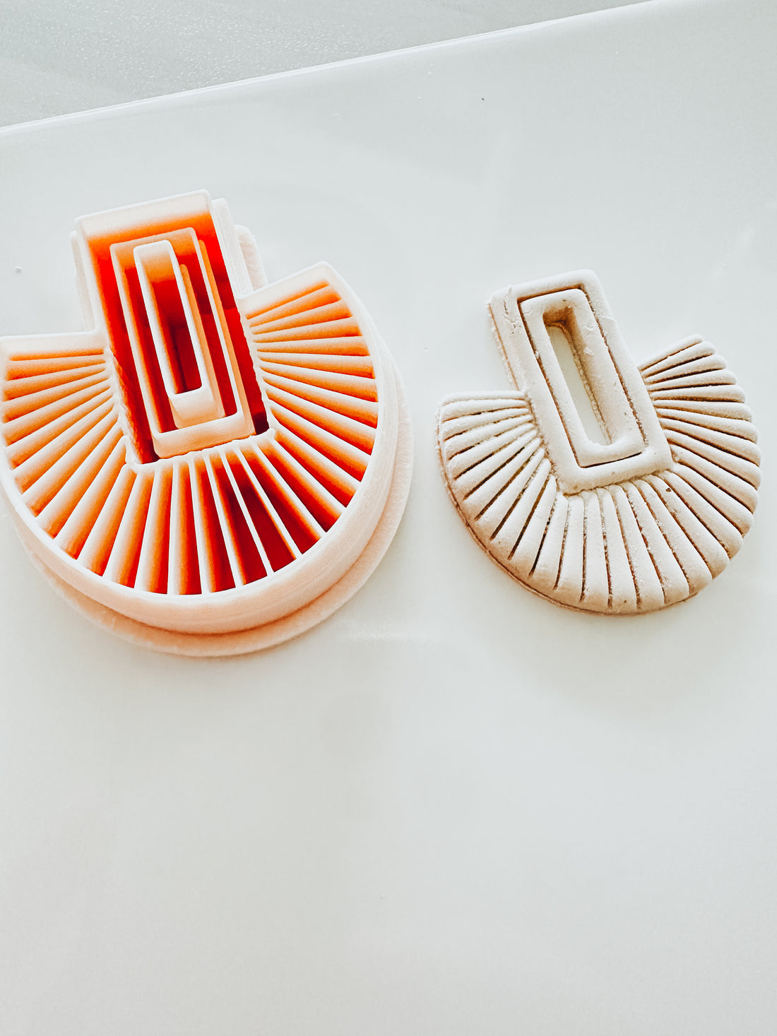 Azeur Fan Embossed Clay Cutter