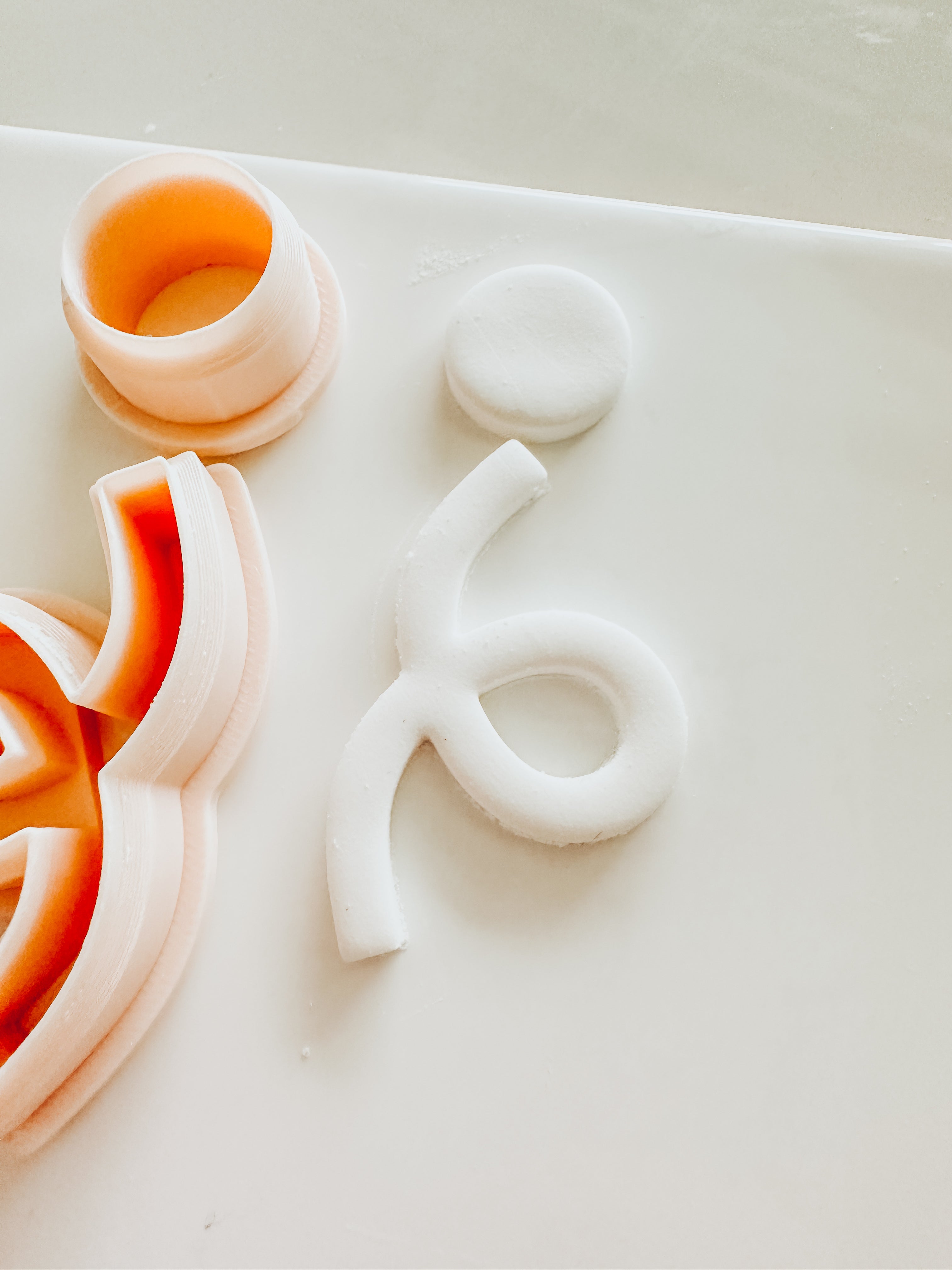 Ariel Abstract Curl Clay Cutter Set - 2.25