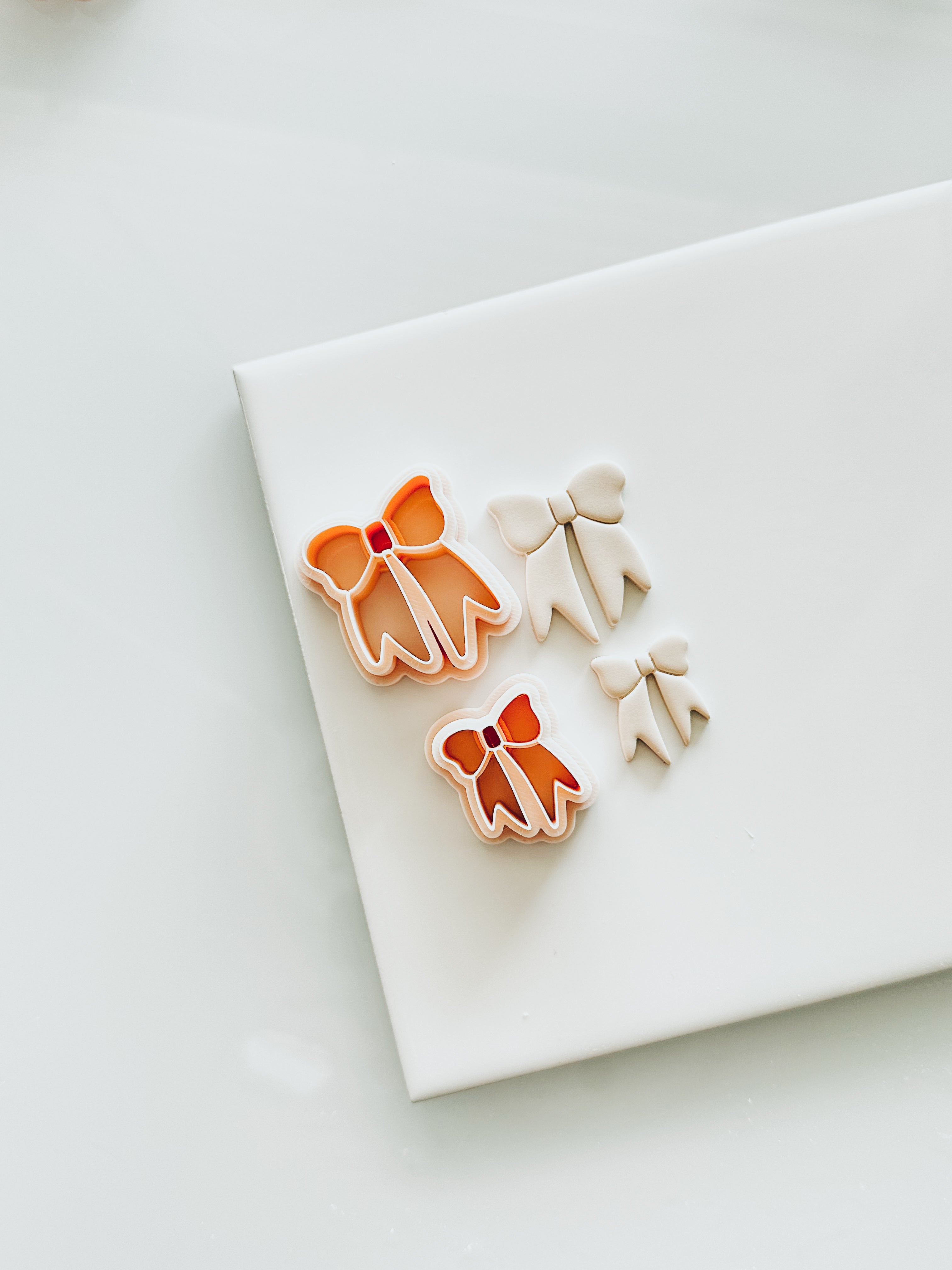 Bow 1 Embossed Clay Earring Cutter