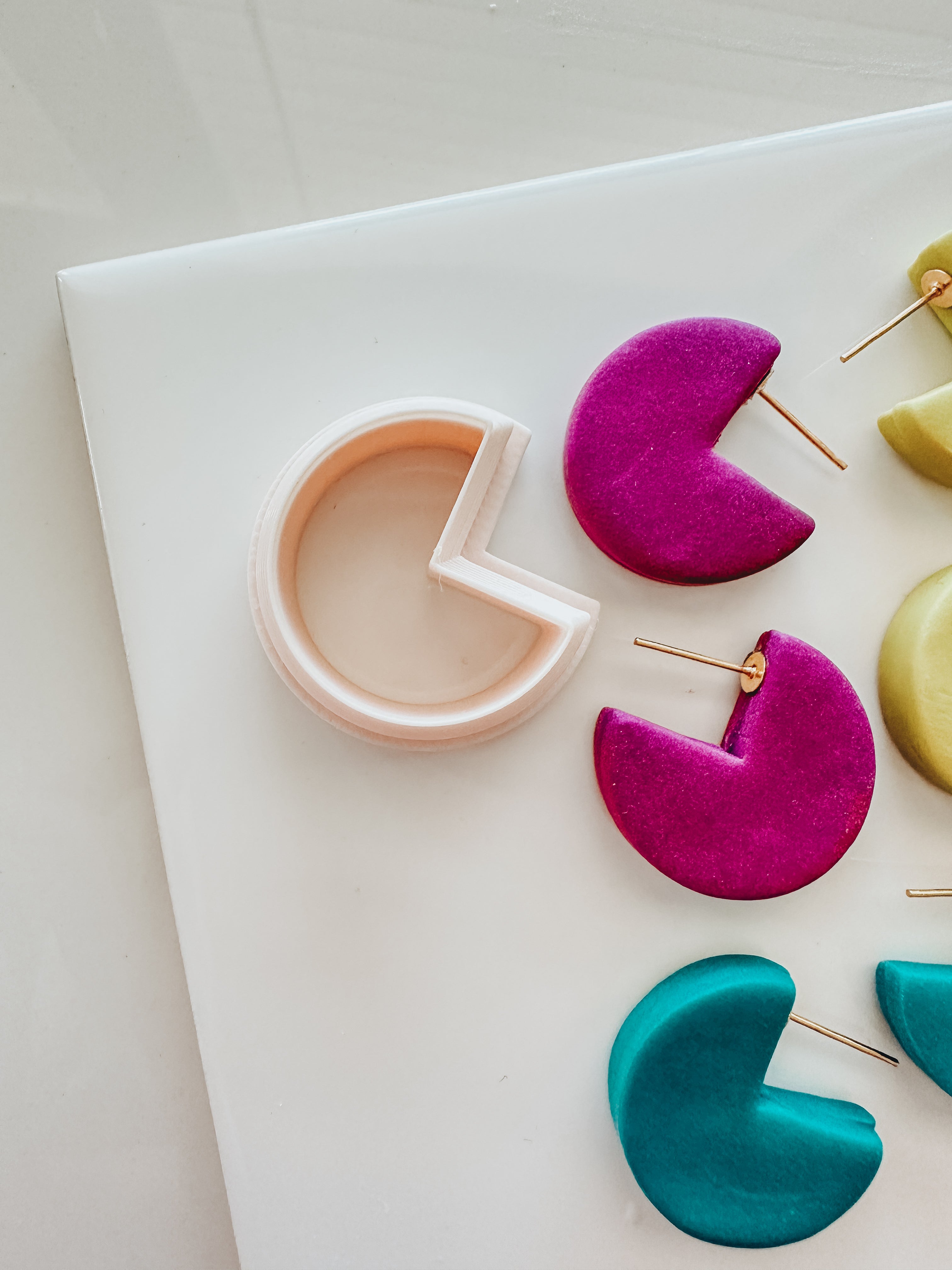 Circle Huggie Clay Cutter 1”
