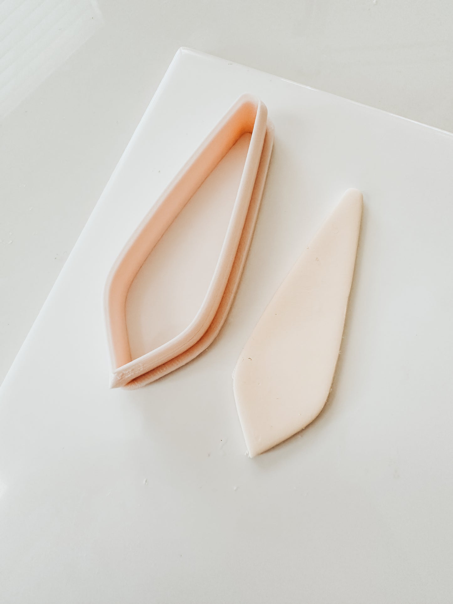 Chloe Simple Elegant Drop Clay Cutter