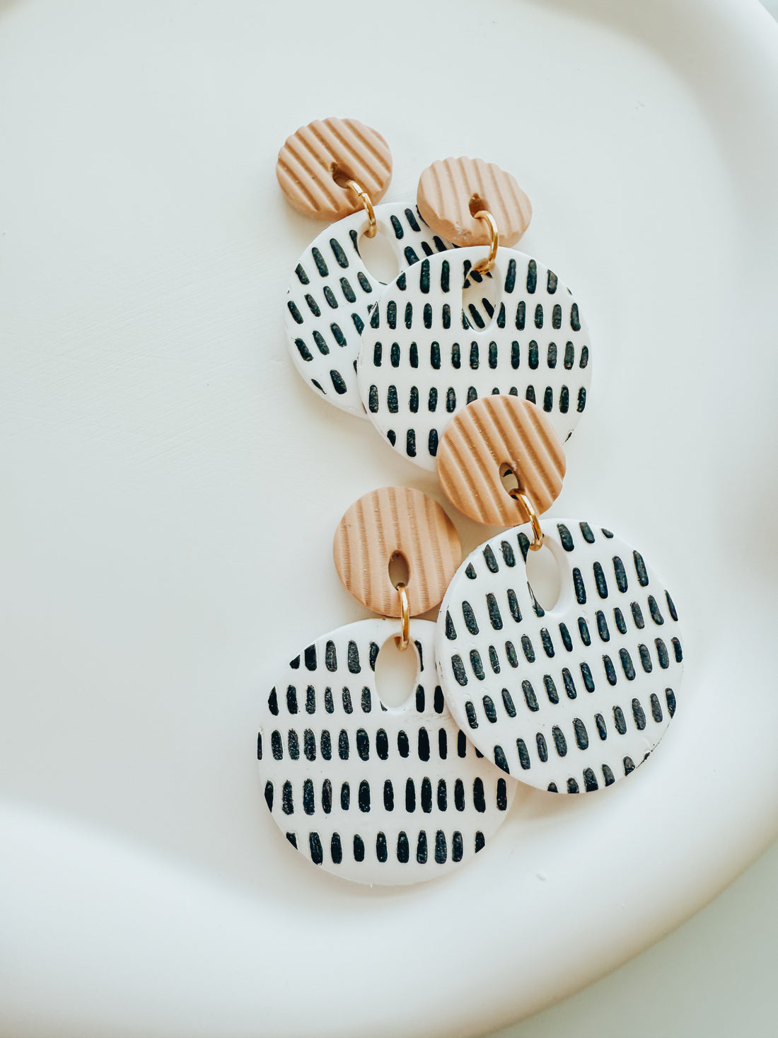 Organic Dash Stencil