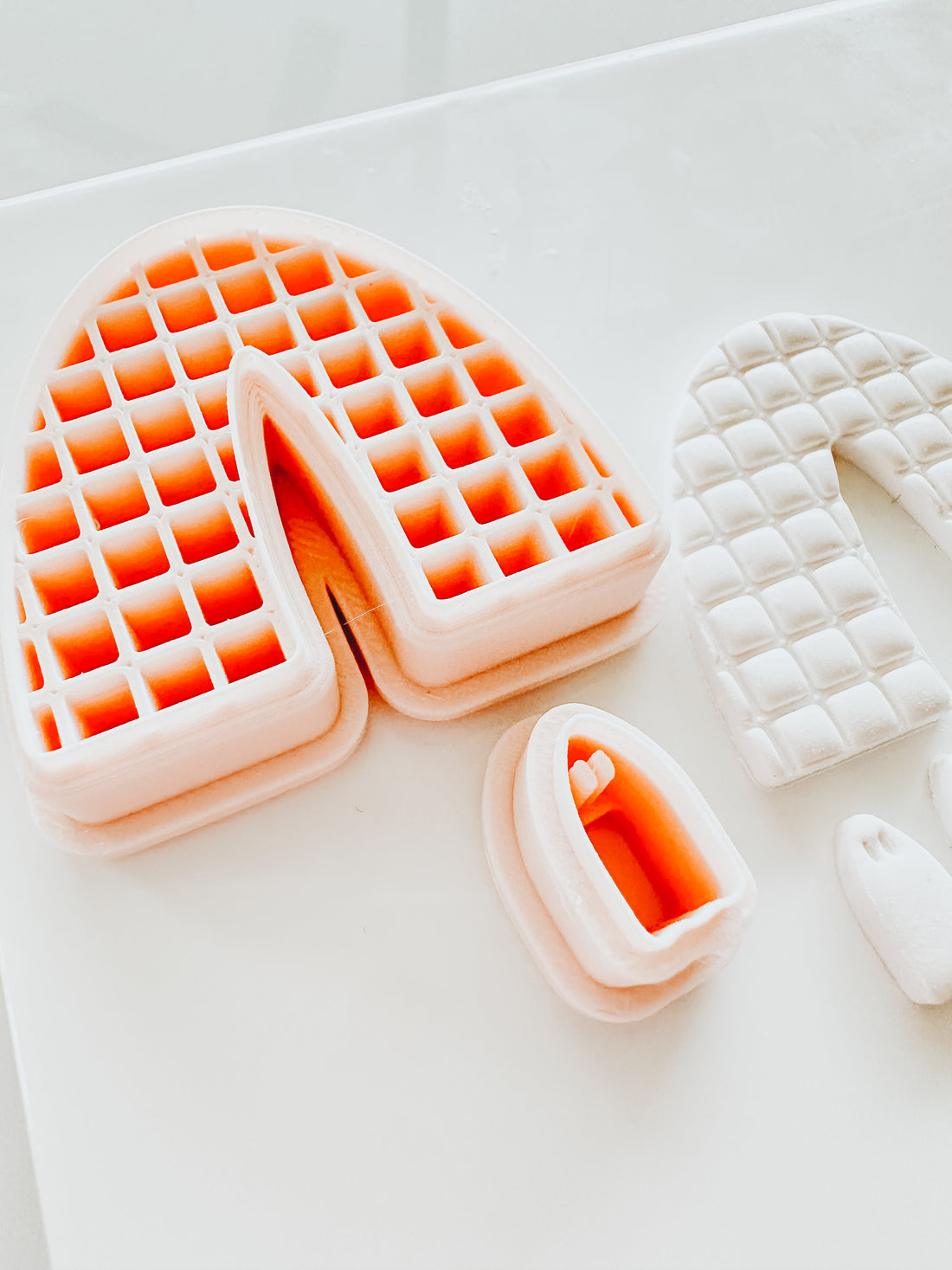 Spooky Checkered Arch & Mini Ghost Clay Cutter Set