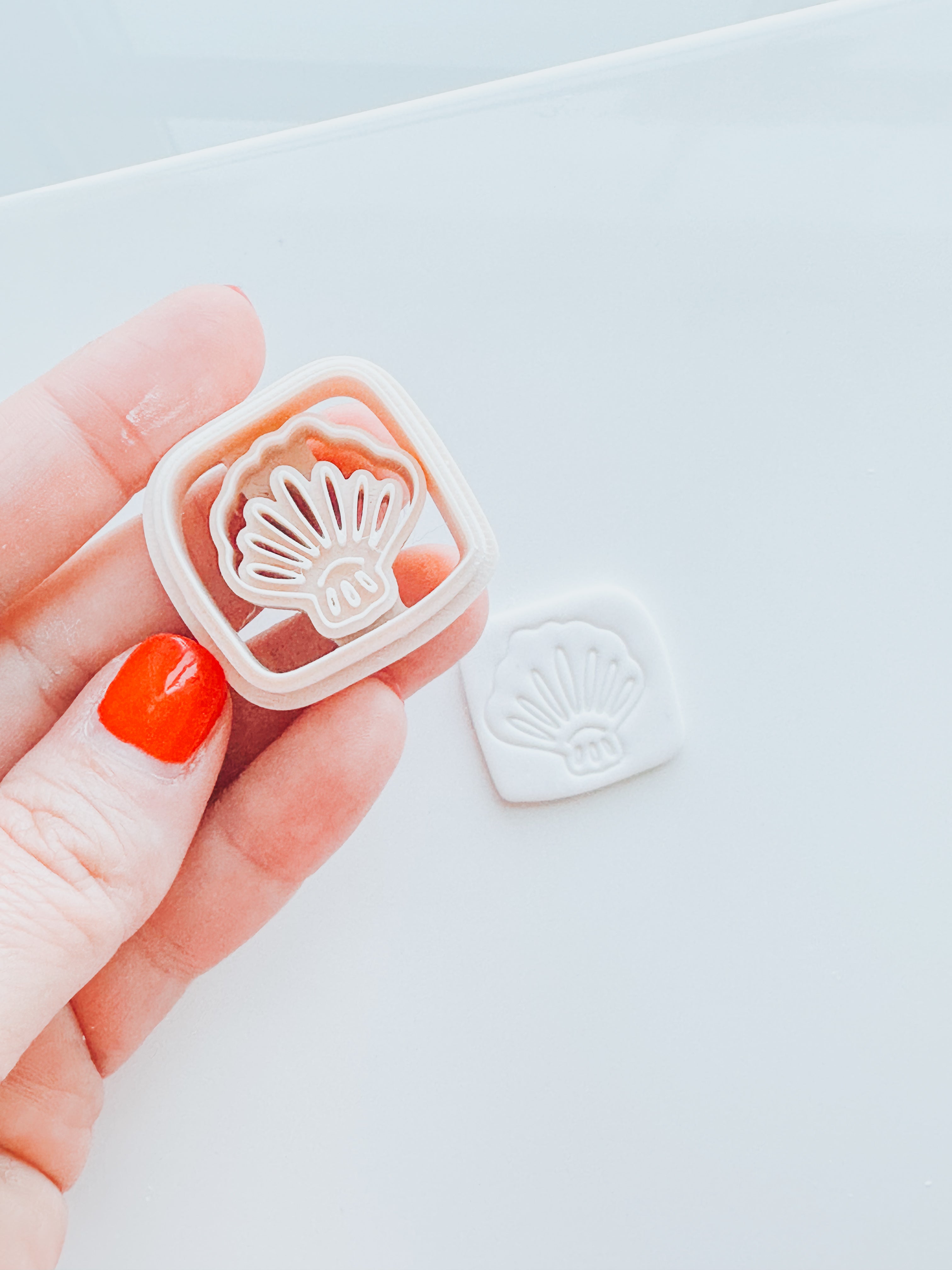 Francesca Shell Framed Clay Cutter