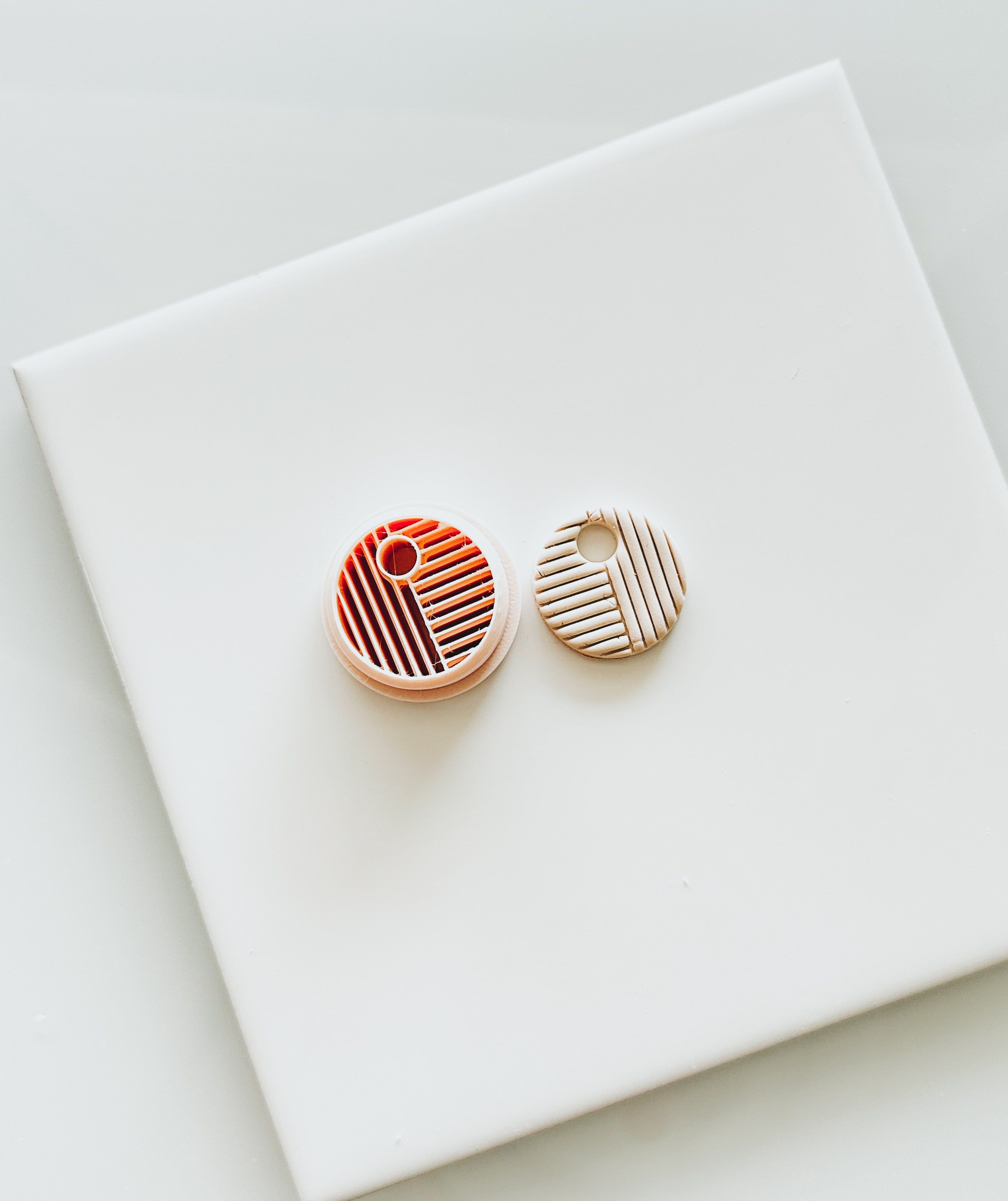 Bexley Small Embossee Clay Earring Cutter