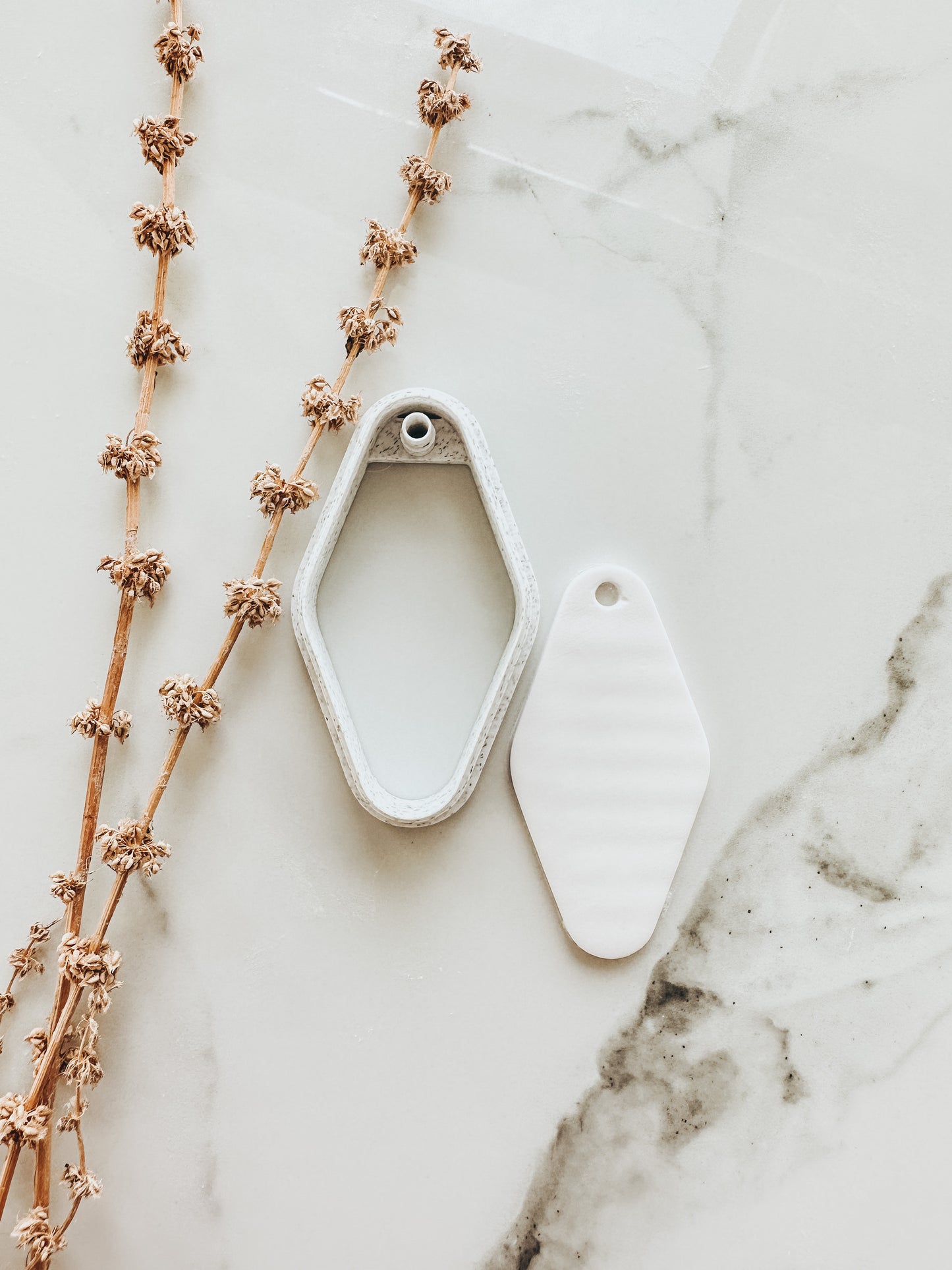 Luggage Tag & Key Chain Clay Cutter