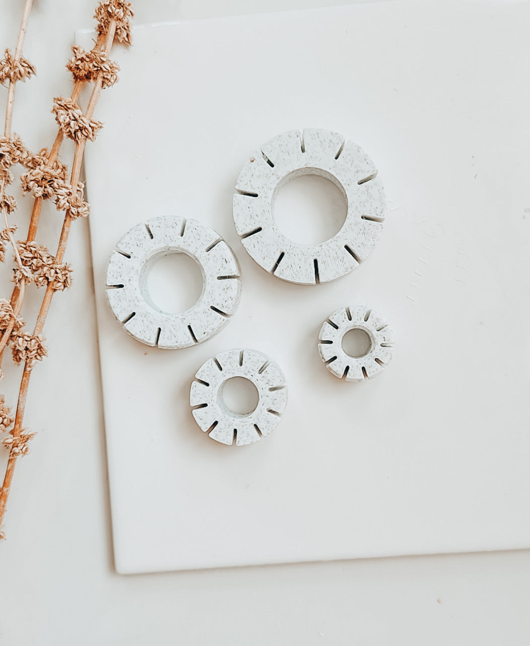 Clay Hoop Guides