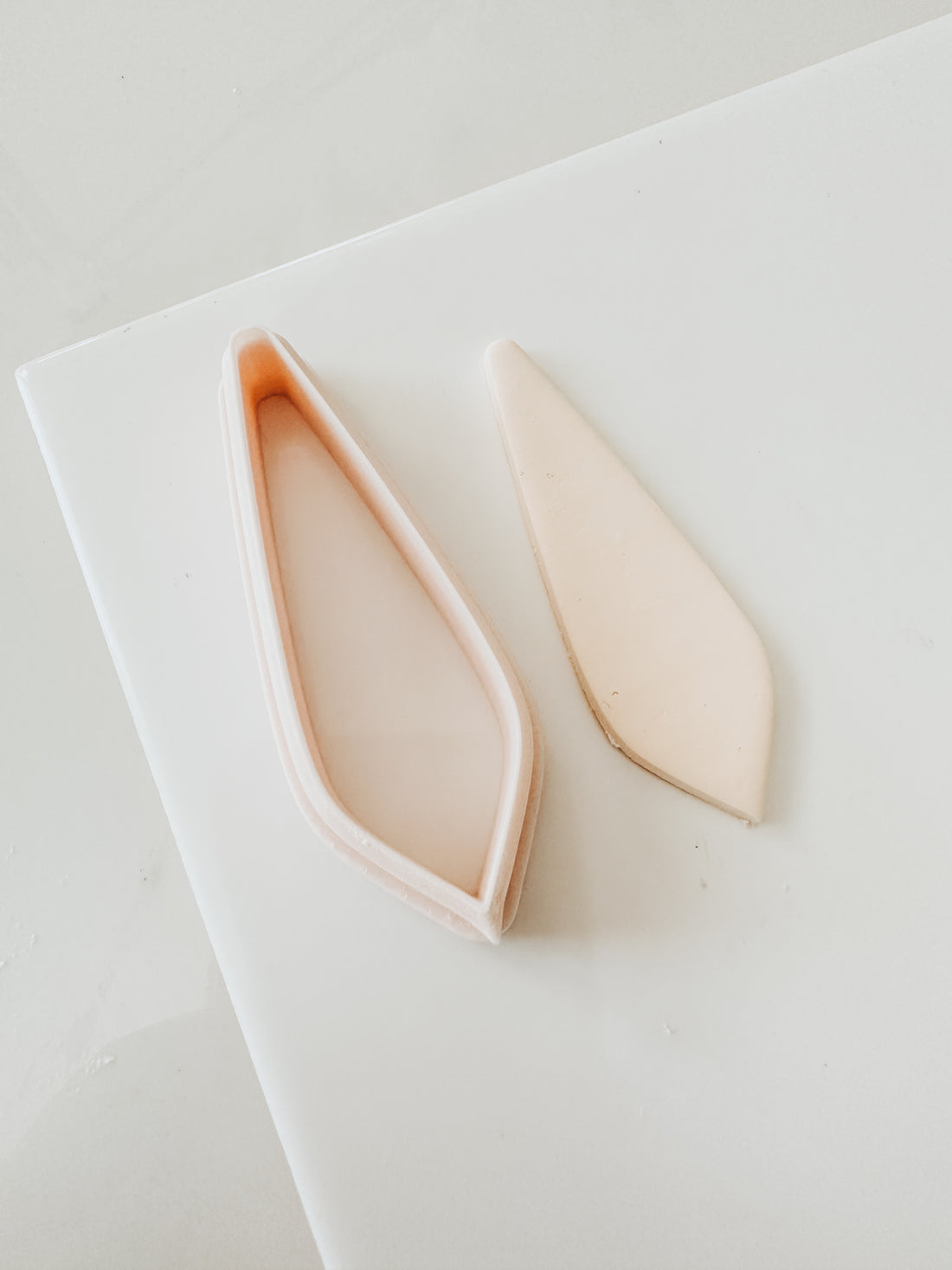 Chloe Simple Elegant Drop Clay Cutter