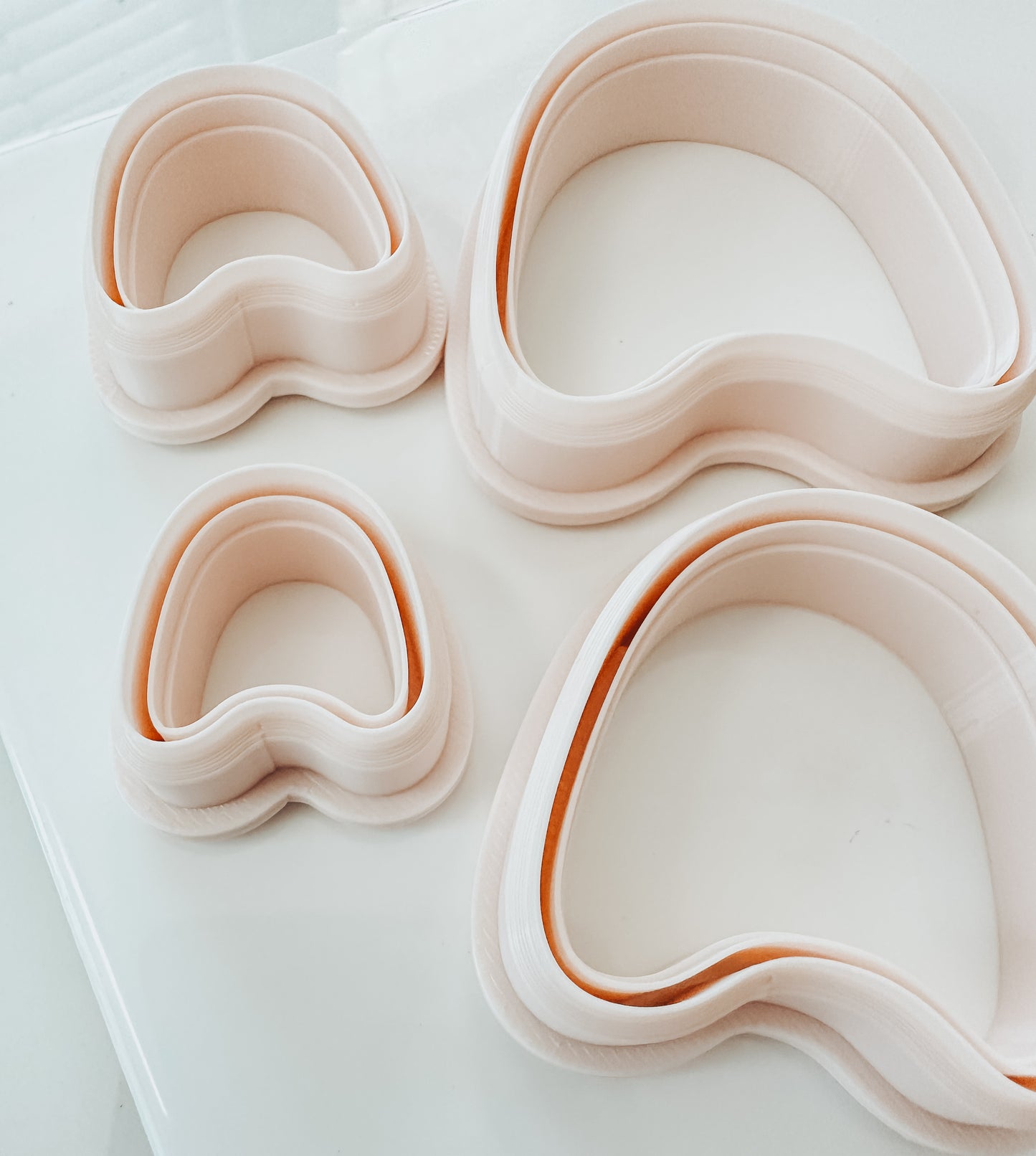 Larisa Bordered Organic Clay Cutter