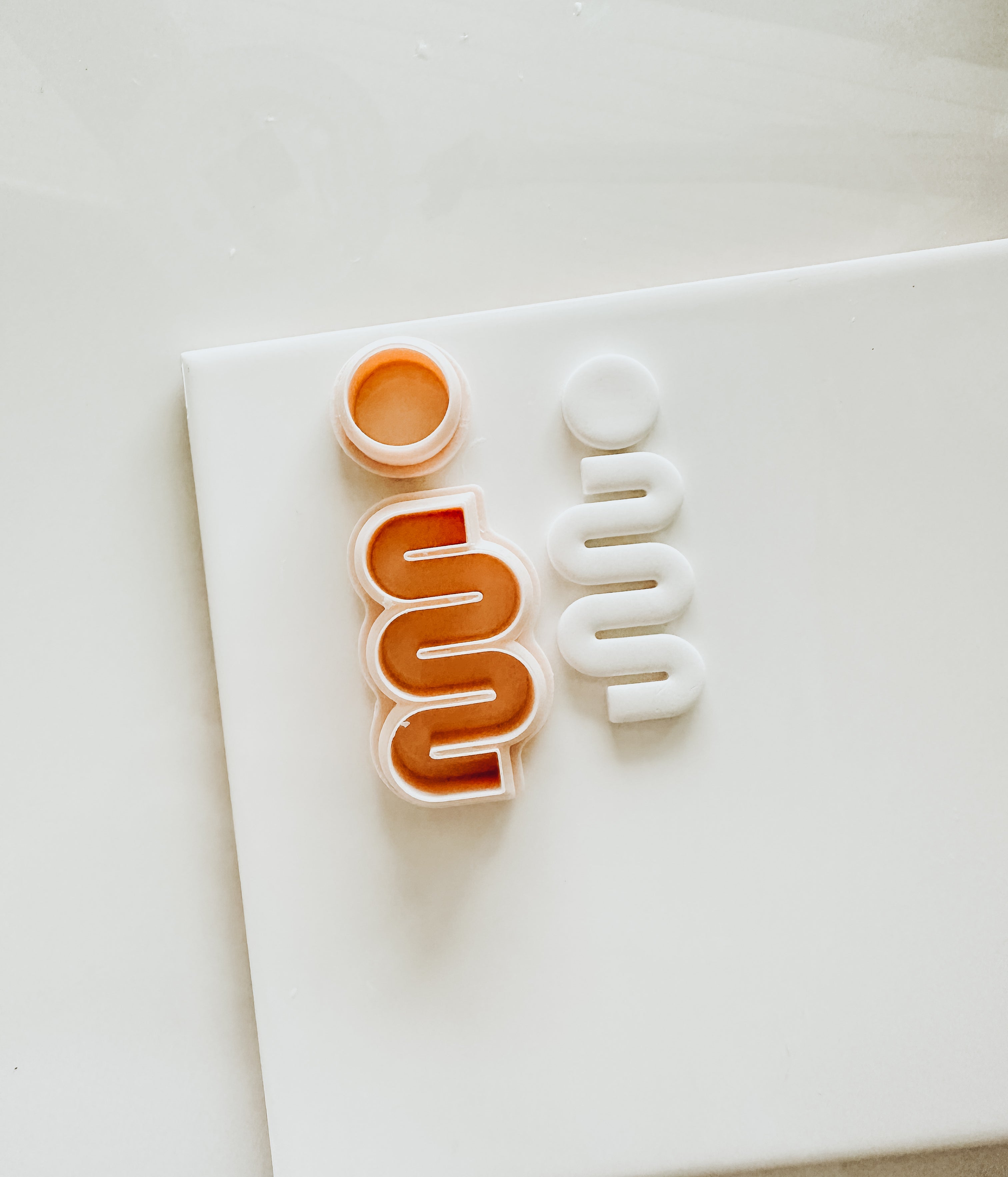 Avianna Wavy Abstract Clay Cutter Set 2.50”