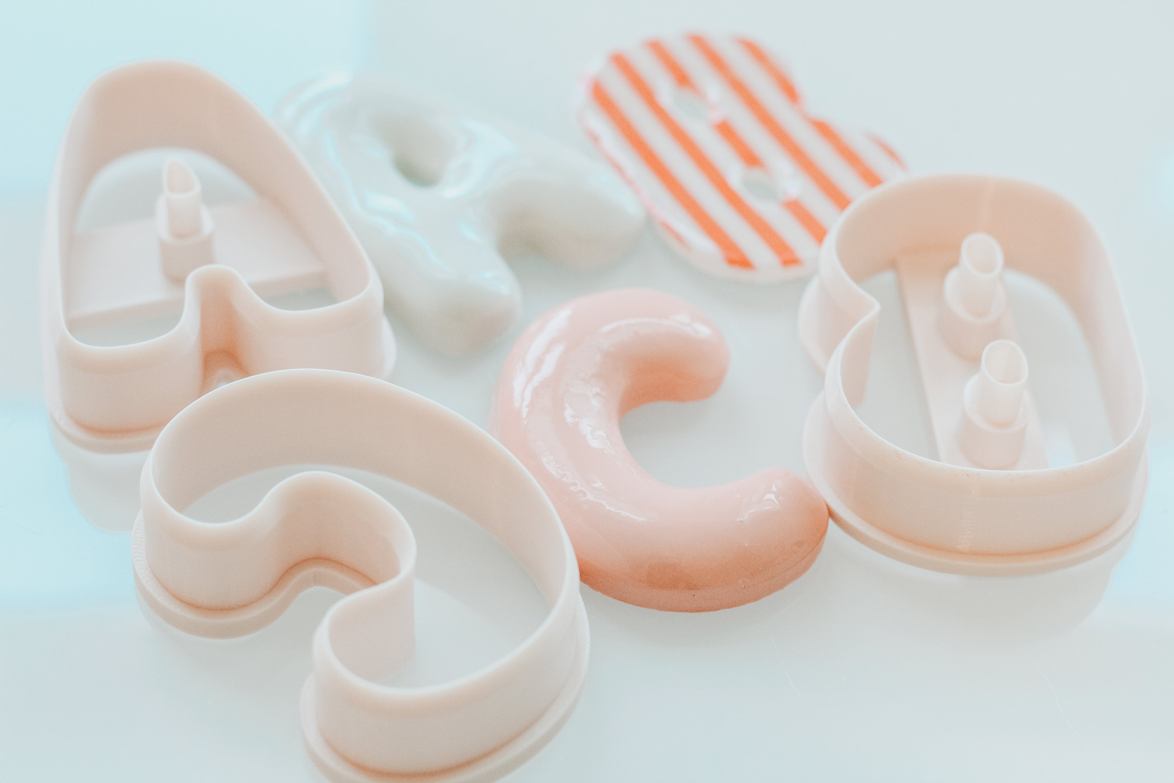 Trendy Bubble Letter Clay Cutters 2.50 Inches