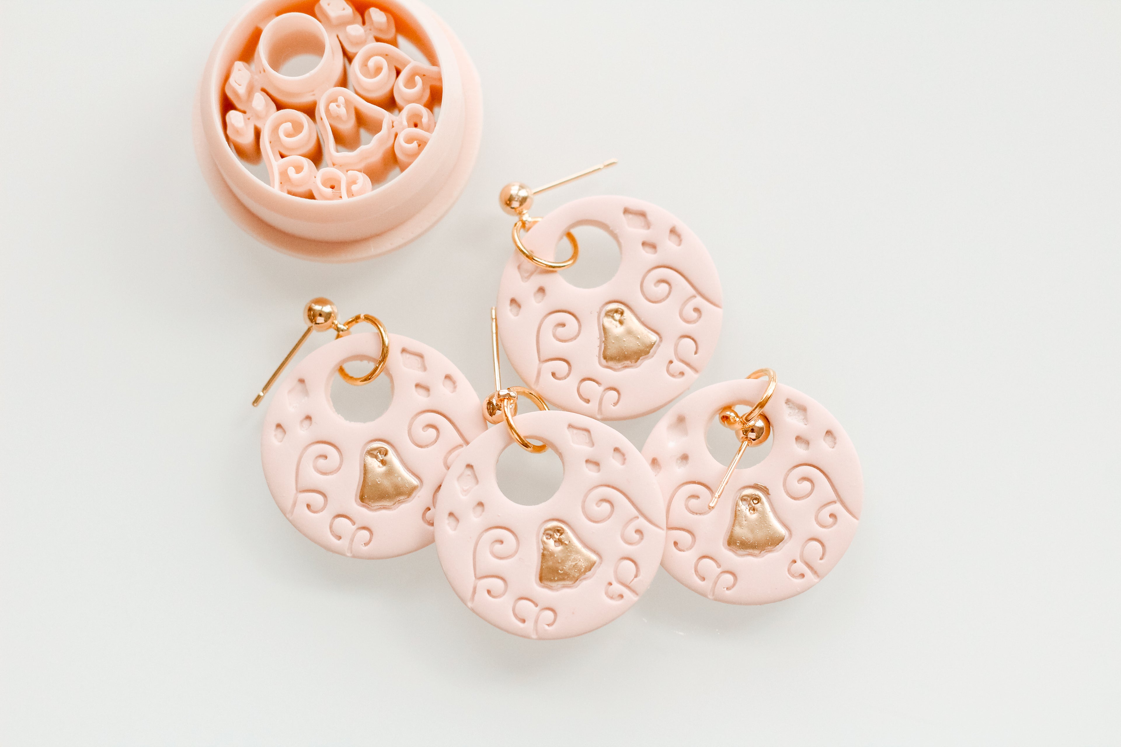 FREE With Purchase Of $10 OR MORE - MUST ADD TO CART TO RECEIVE Goldie Ghost Cutout 1.0 Inch