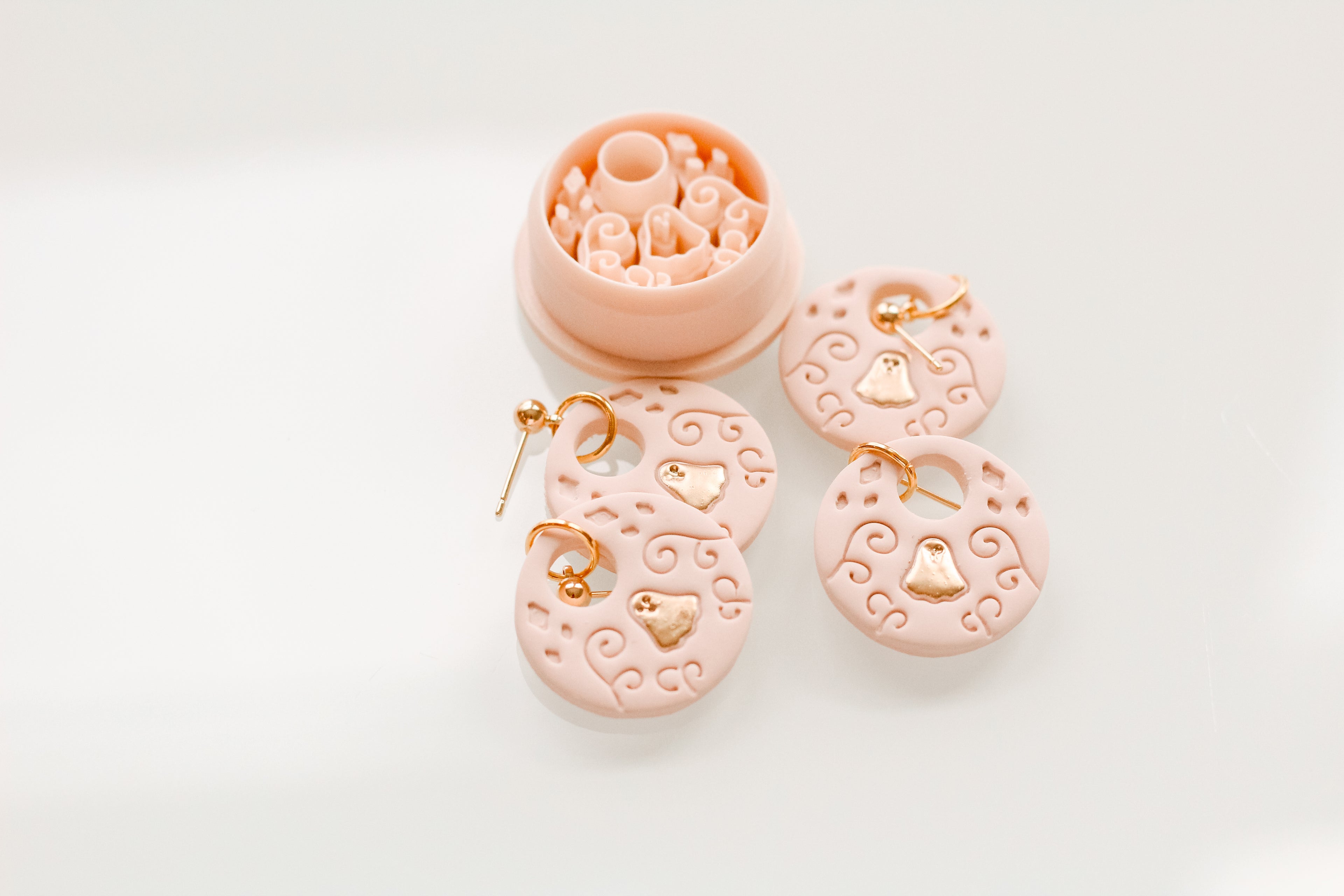 FREE With Purchase Of $10 OR MORE - MUST ADD TO CART TO RECEIVE Goldie Ghost Cutout 1.0 Inch