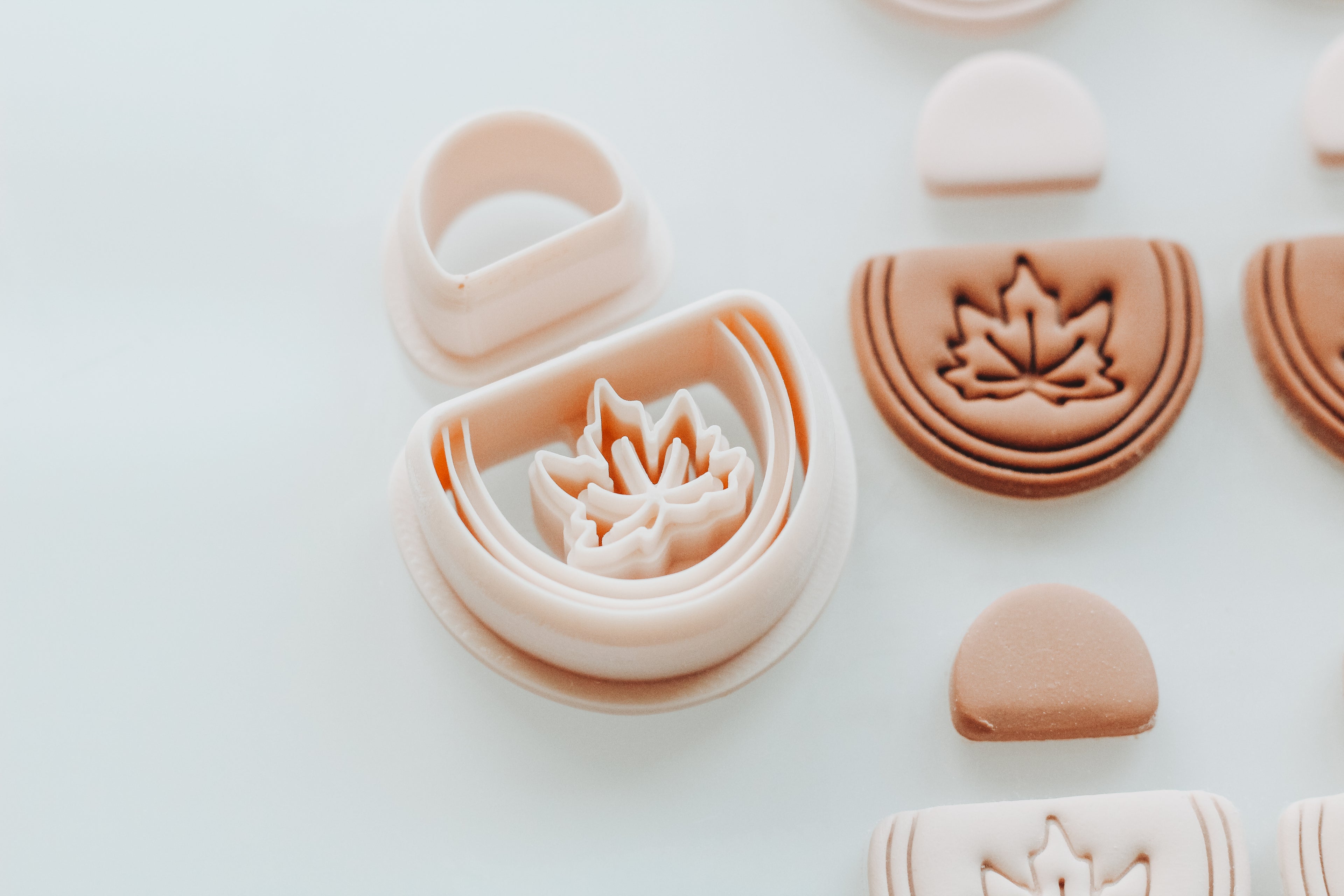 Arched Maple Leaf Clay Cutter Set