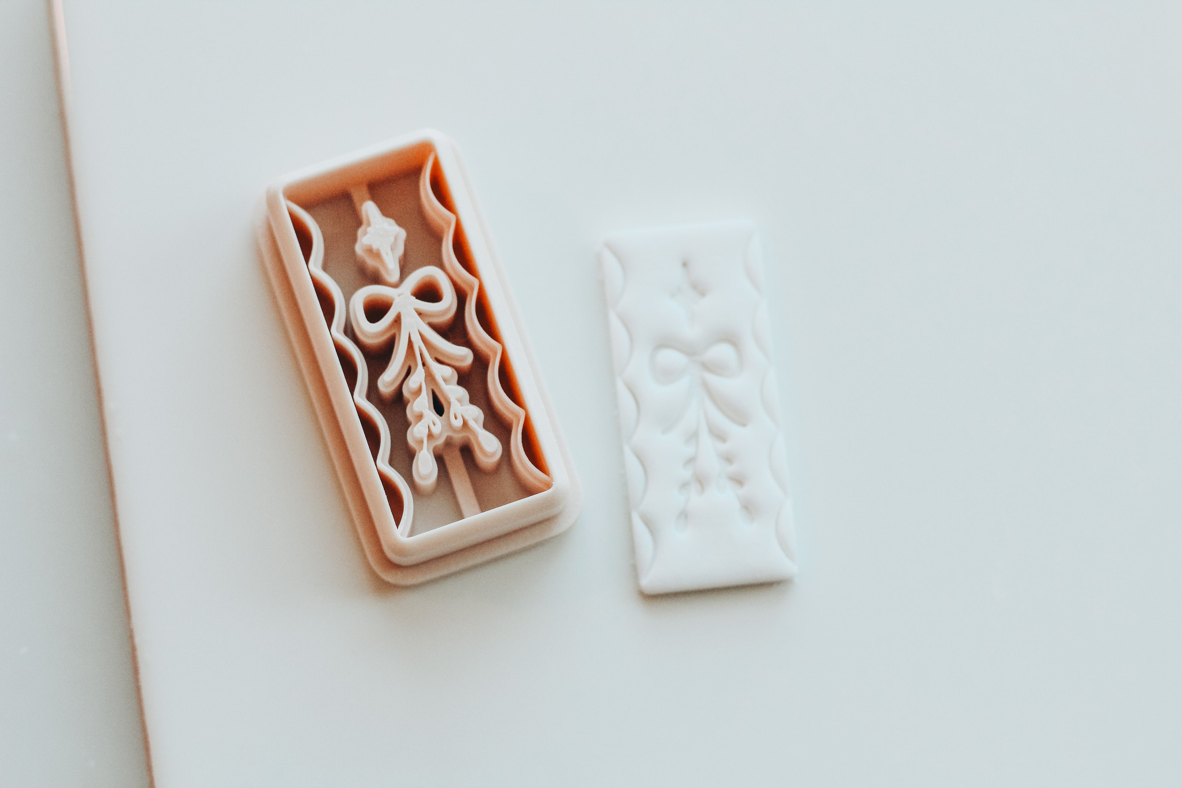 Winter Bow & Stem Bar Clay Cutter