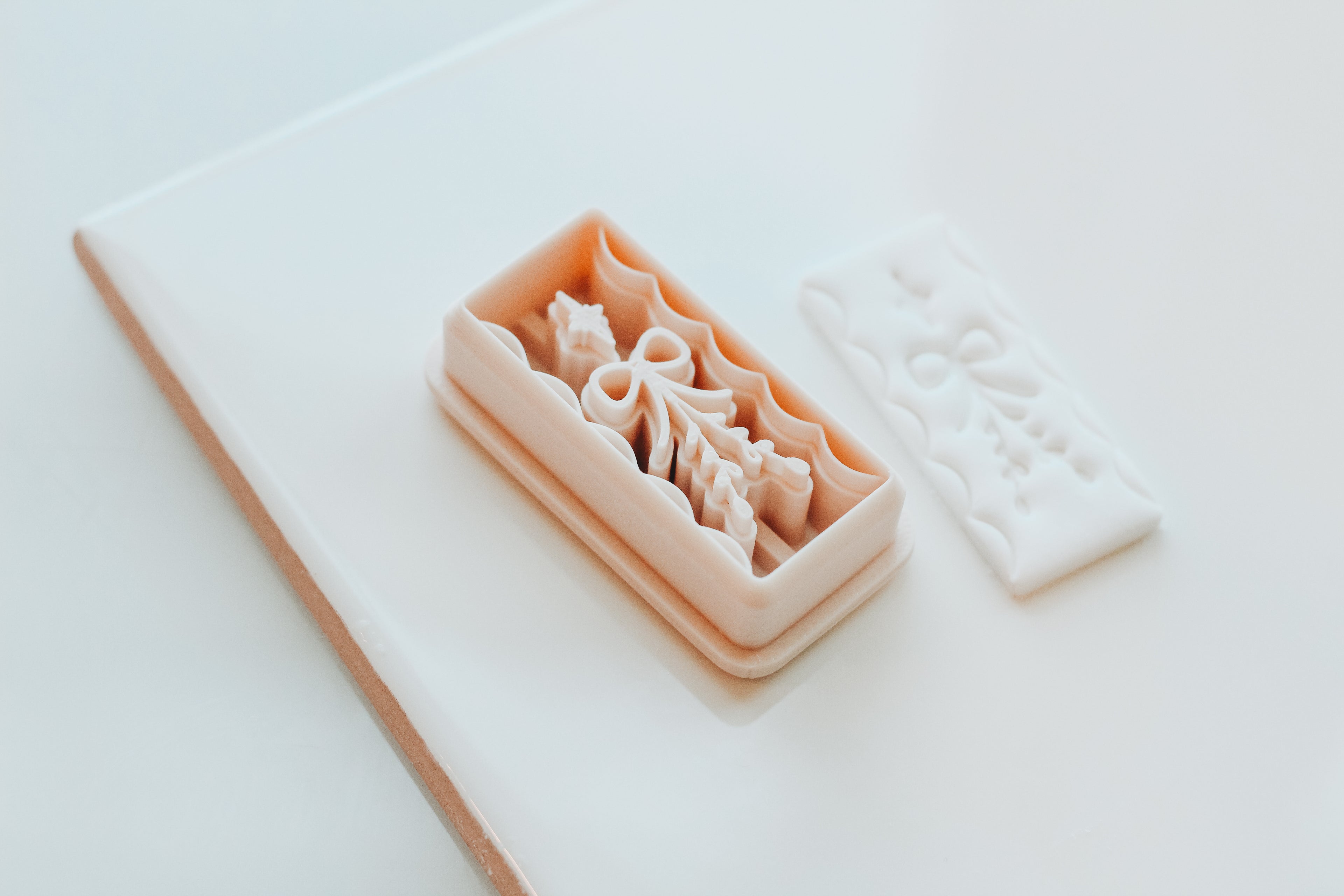 Winter Bow & Stem Bar Clay Cutter