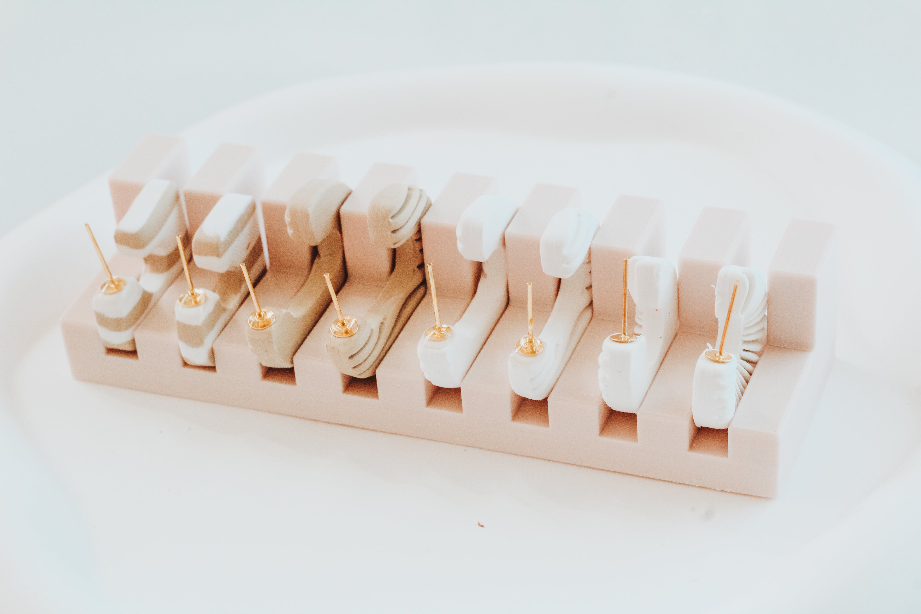 Large Hoop / Huggie Tray (Designed for Hoops 5mm Thick or Less)