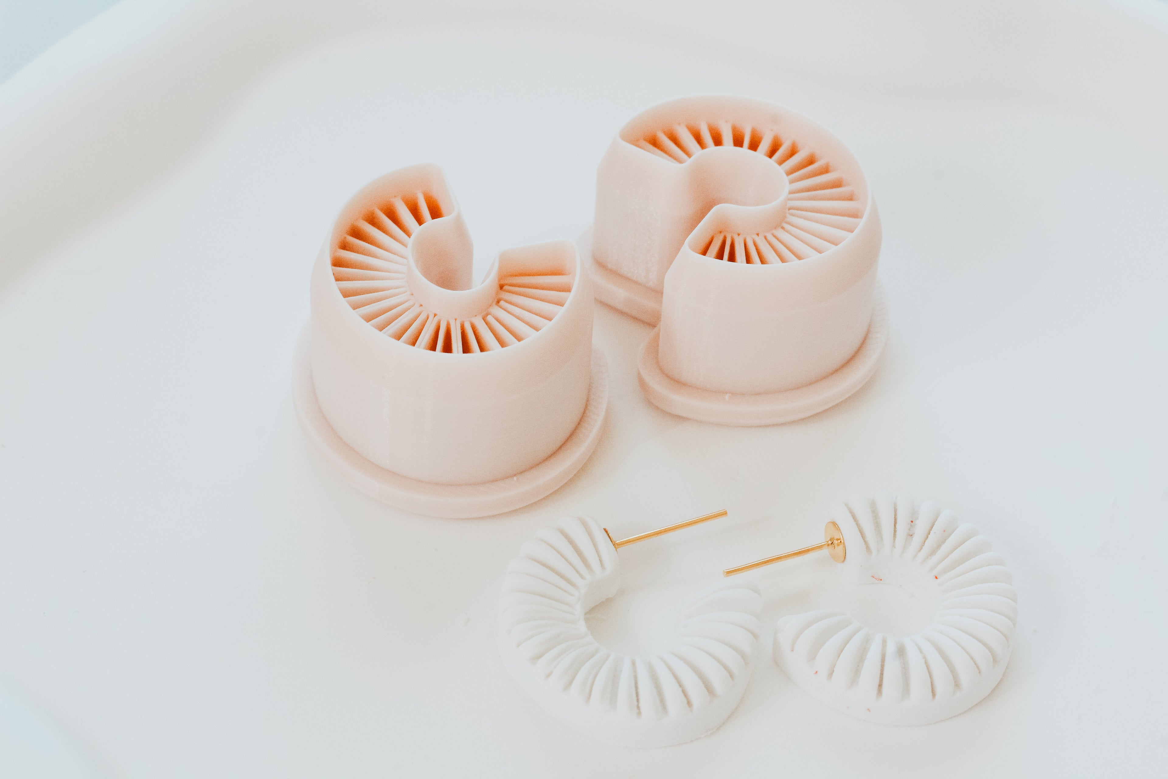 Double Ribbed Hoop / Huggie Clay Cutter Mirrored Set