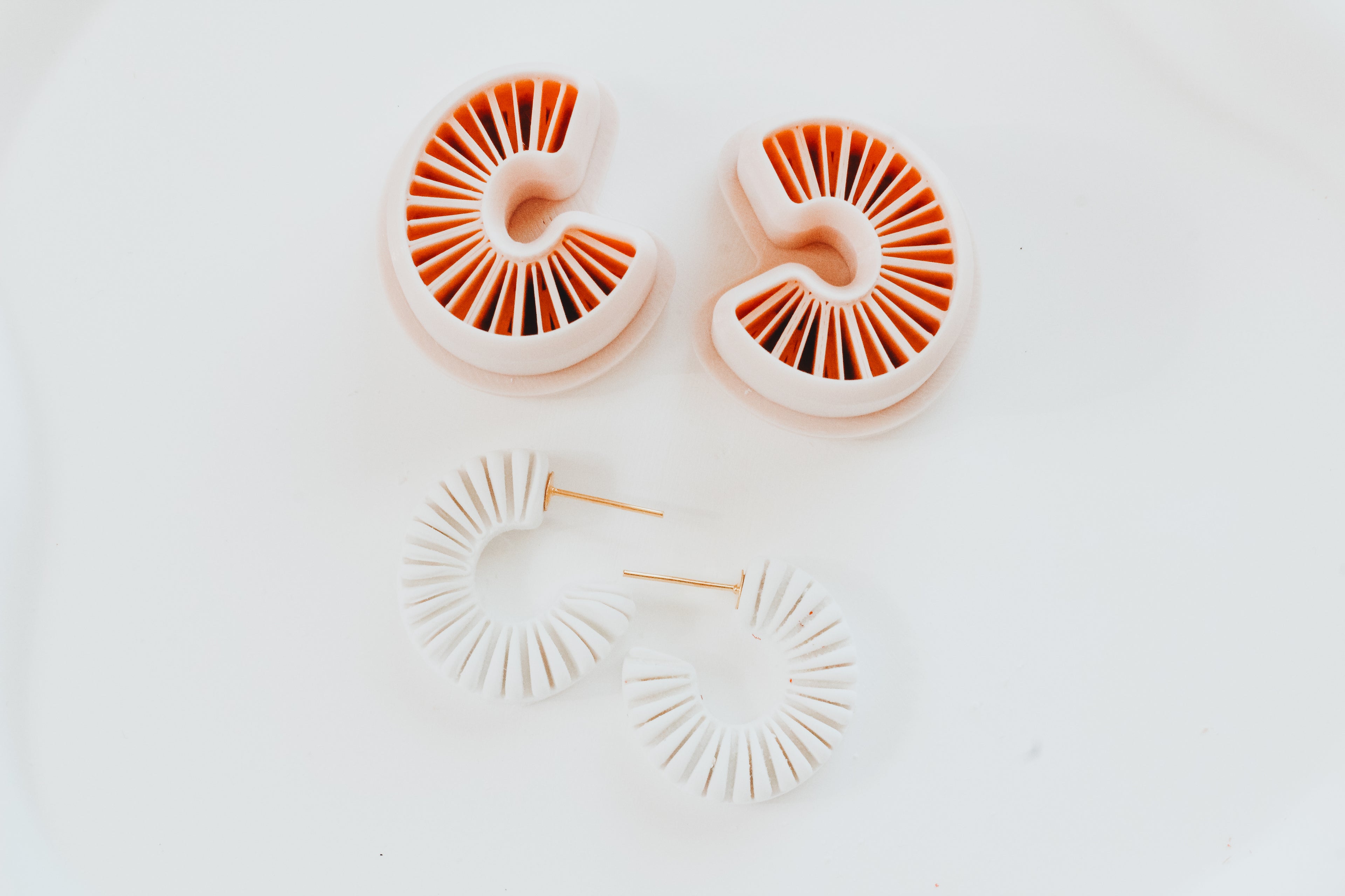 Double Ribbed Hoop / Huggie Clay Cutter Mirrored Set