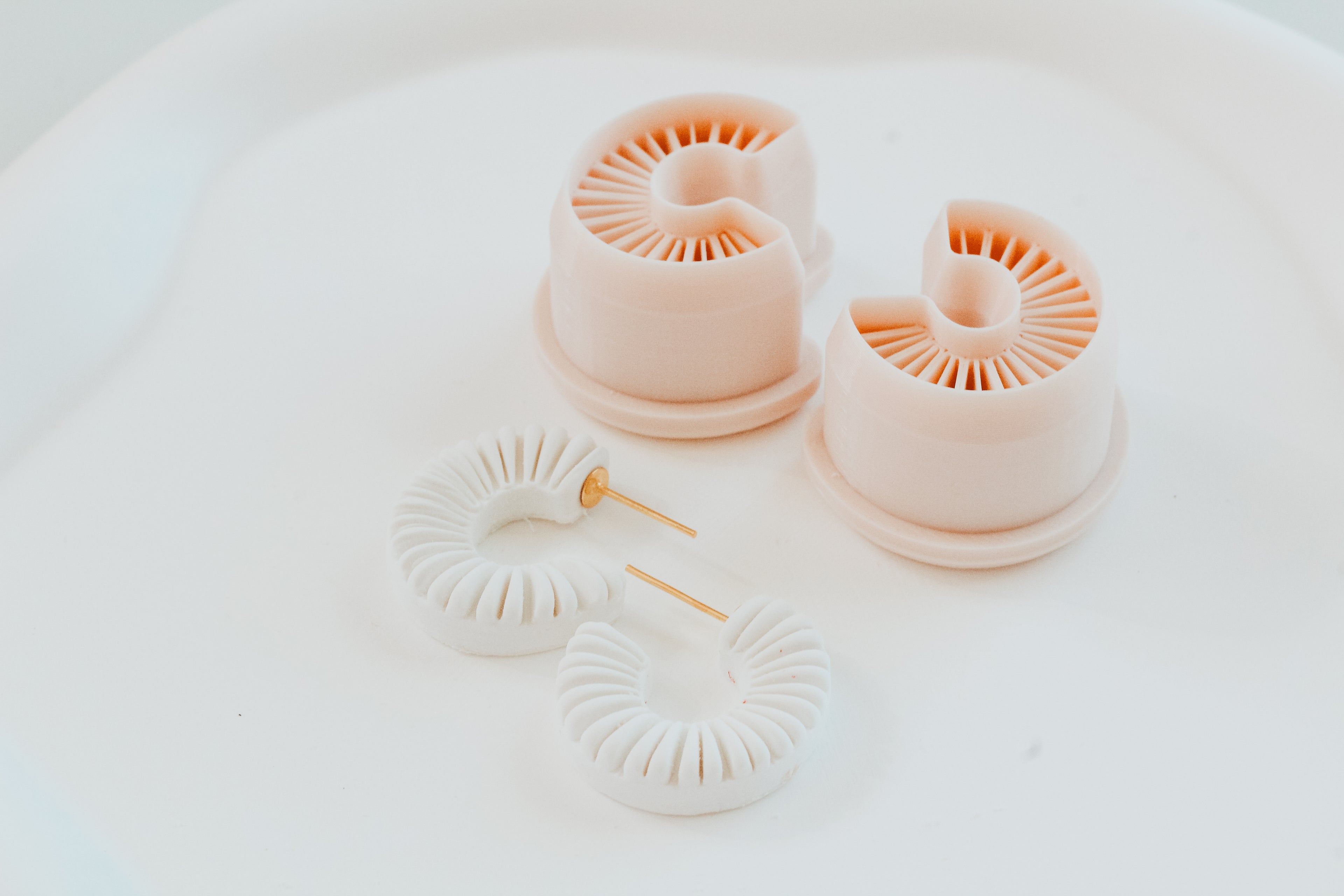 Double Ribbed Hoop / Huggie Clay Cutter Mirrored Set