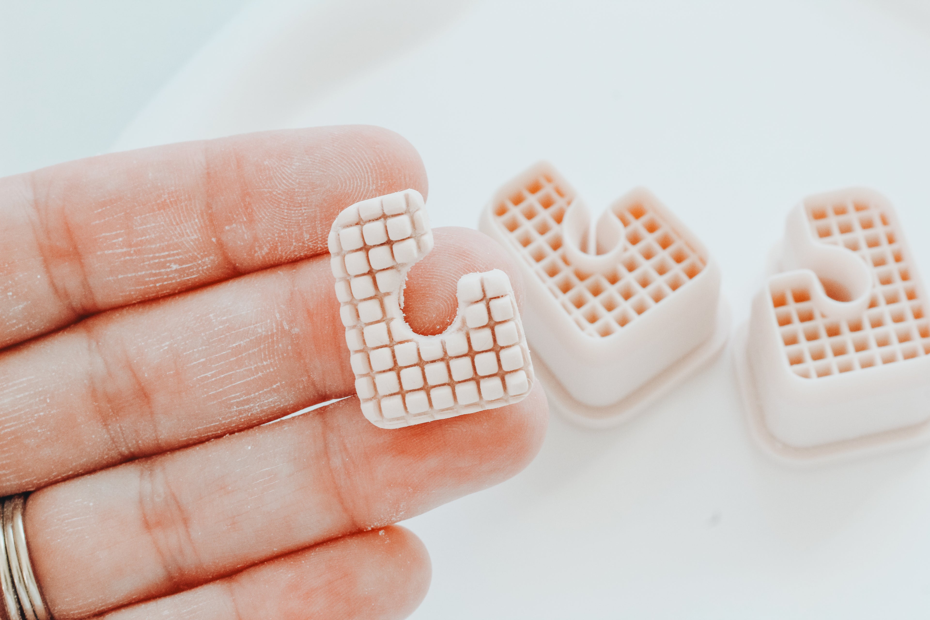 Trendy Checkered Hoop / Huggie Clay Cutter Mirrored Set