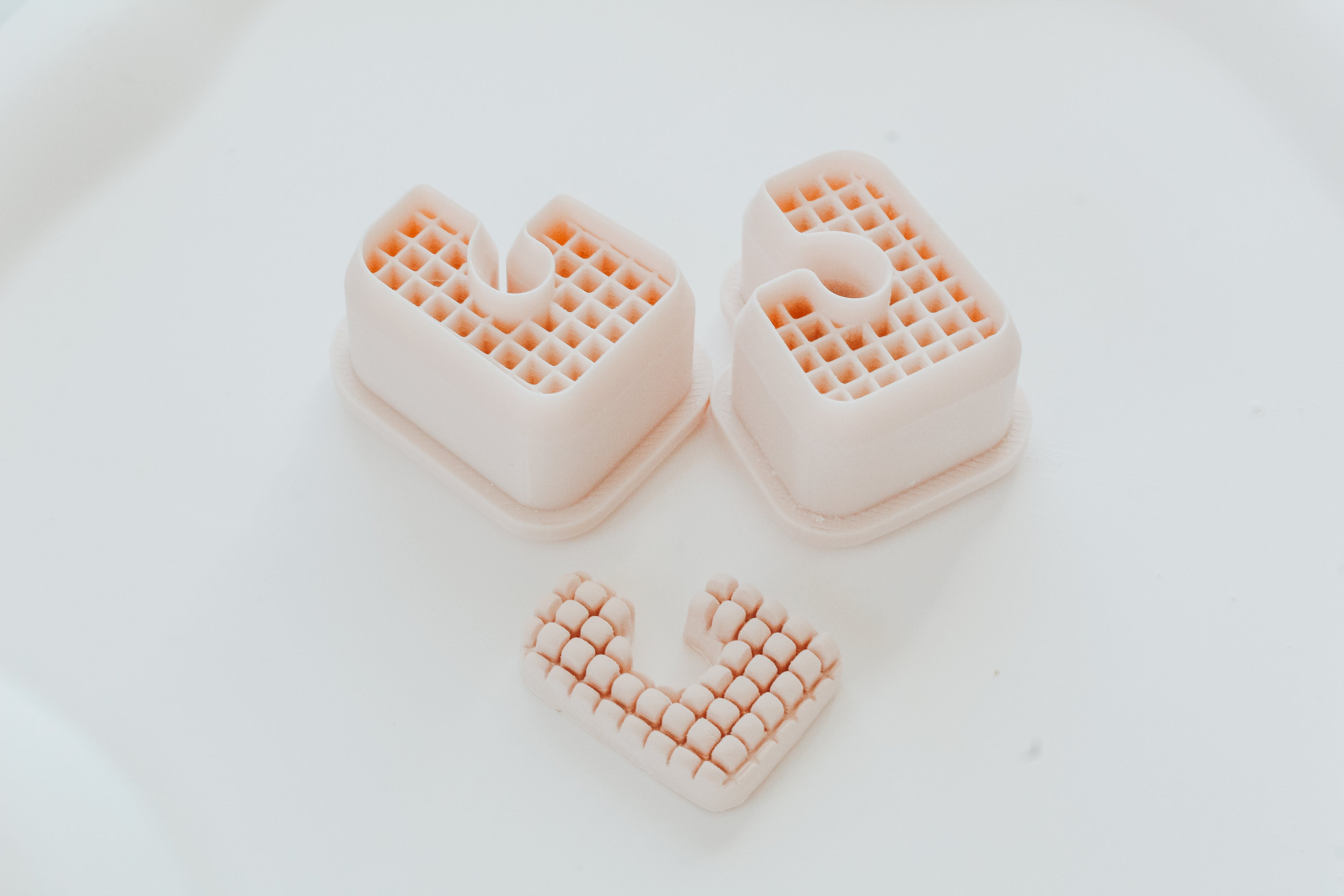 Trendy Checkered Hoop / Huggie Clay Cutter Mirrored Set
