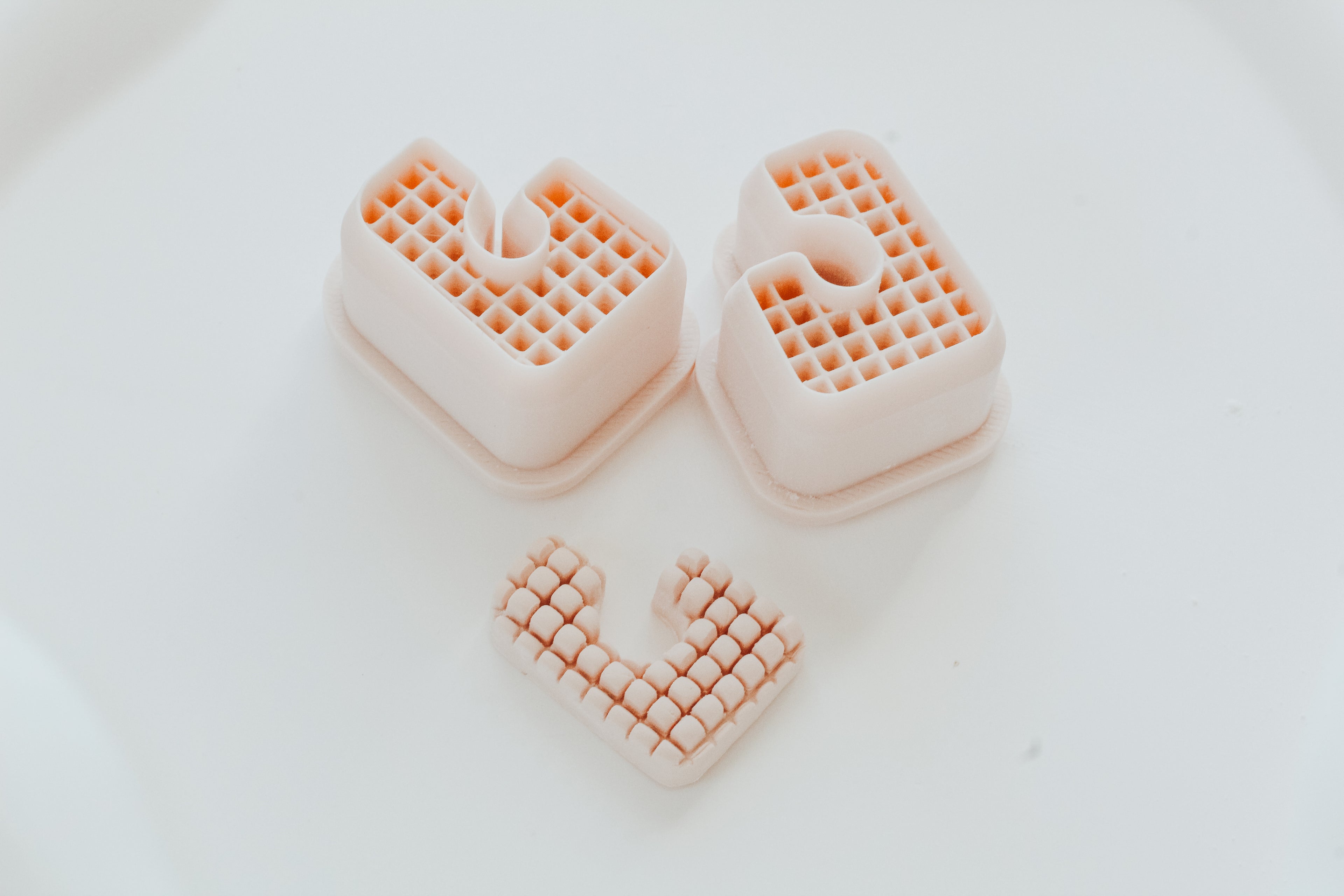 Trendy Checkered Hoop / Huggie Clay Cutter Mirrored Set