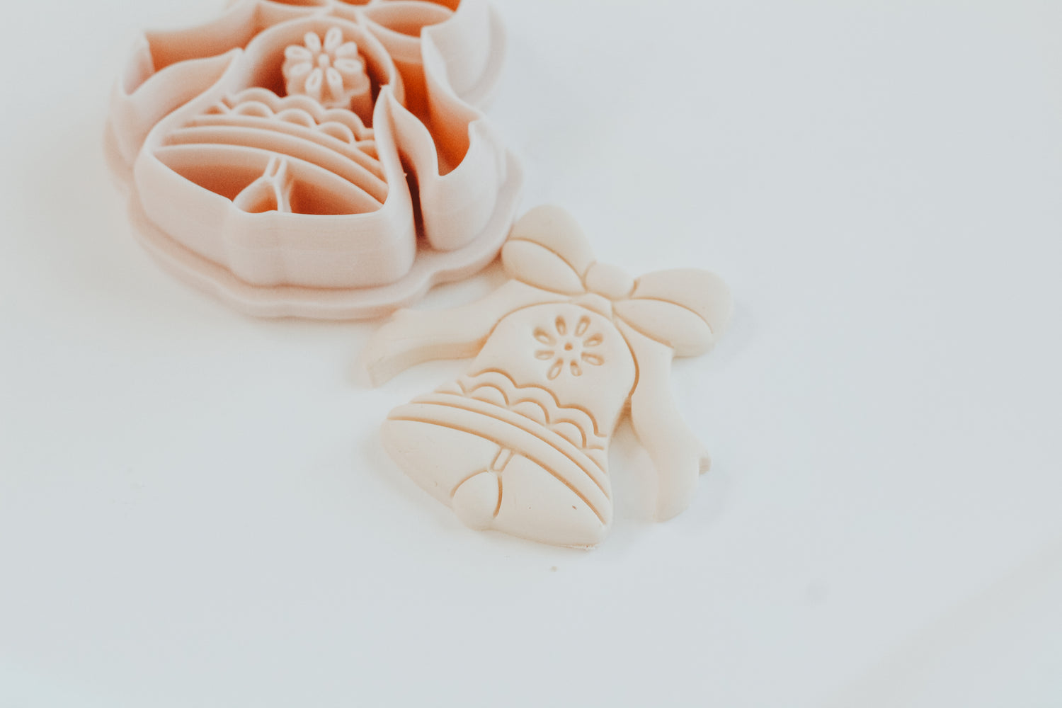 Bow & Bell Clay Cutter