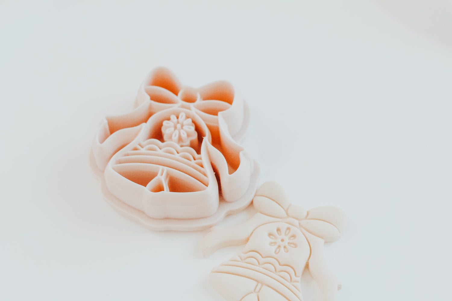 Bow & Bell Clay Cutter