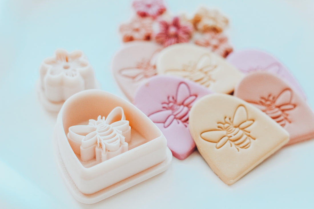 Honey Bee Arch Frame Clay Cutter
