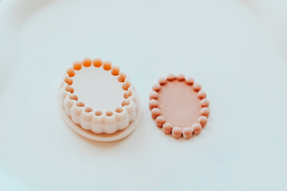 Bubble Oval Frame Clay Cutter