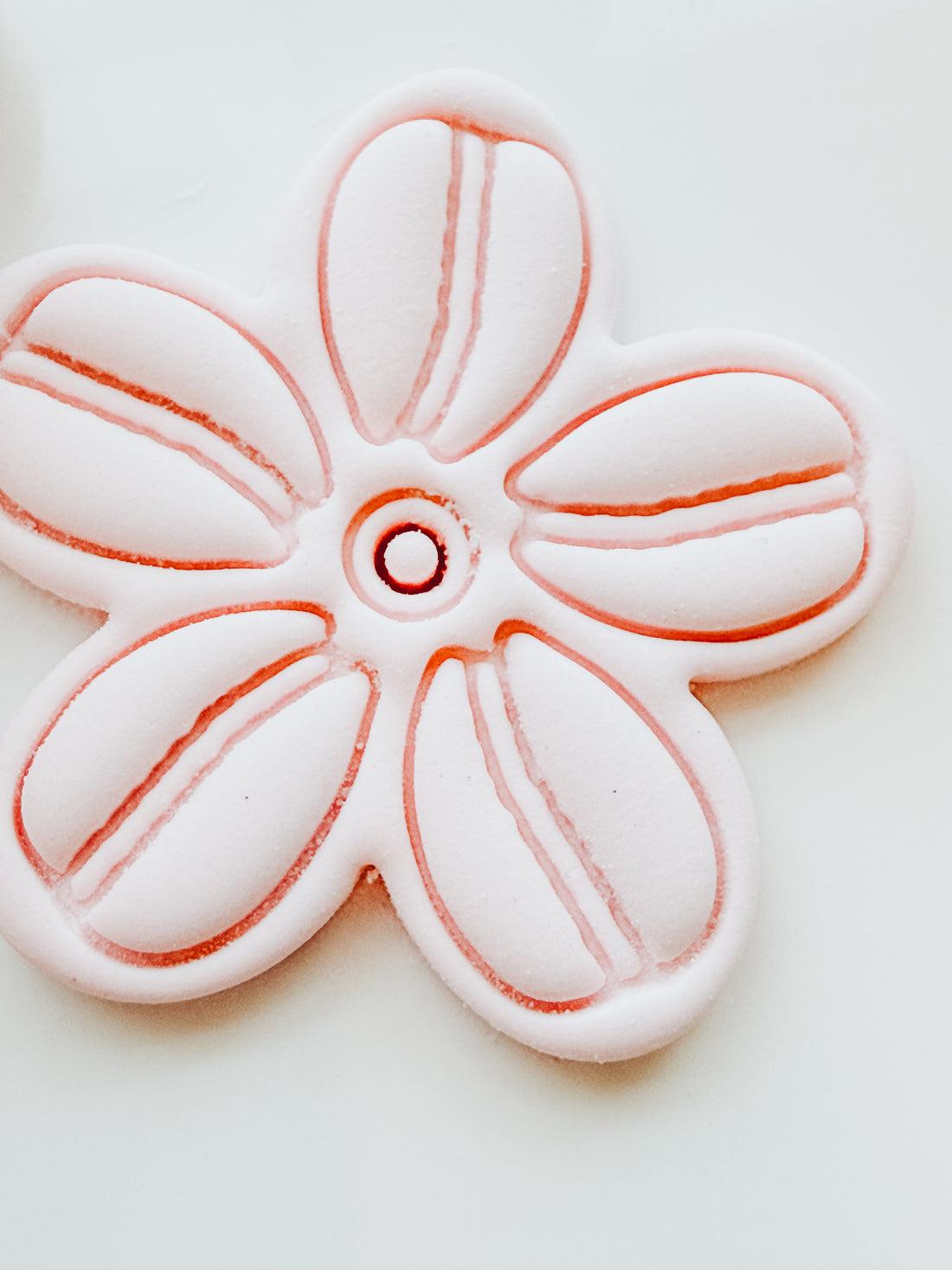 Naida Cowrie Floral Flower Clay Cutter