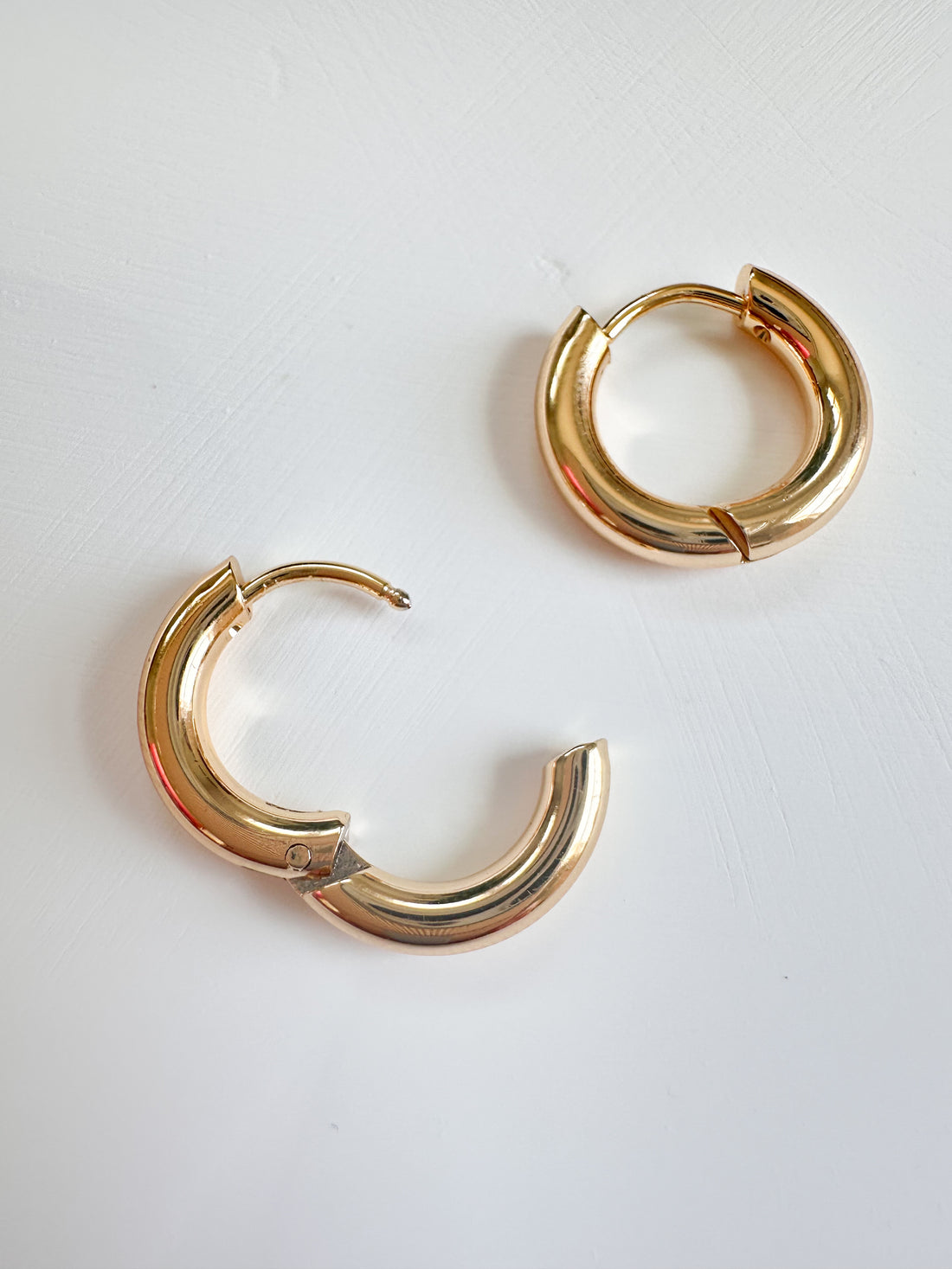 Chunky Gold Lever Back Hoop (2 Pieces)