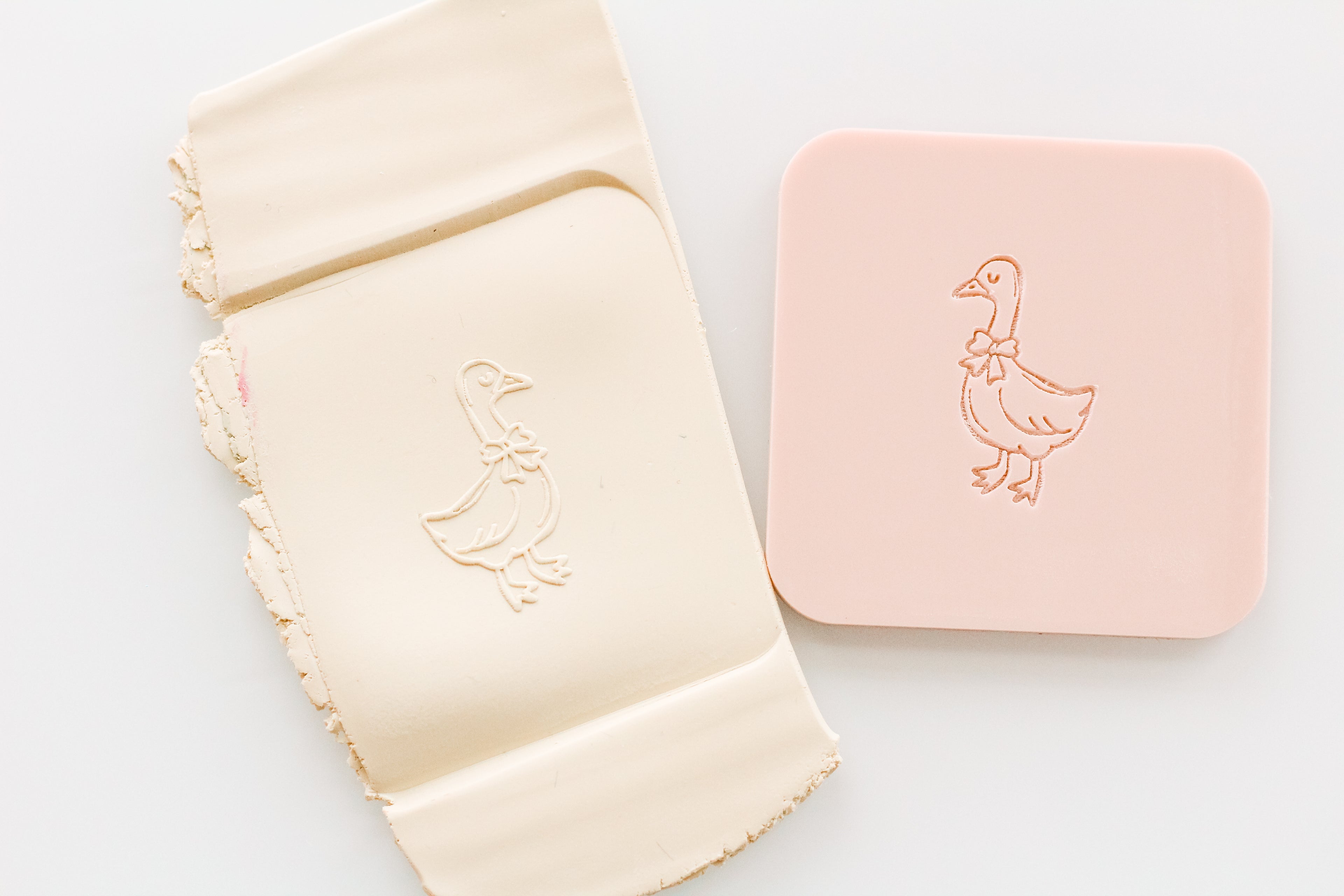 Goose & Bow Clay Acrylic Texture Plate