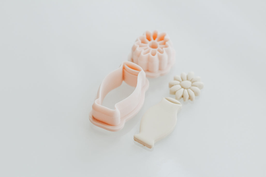 Garden Party Vase & Flower Clay Cutter