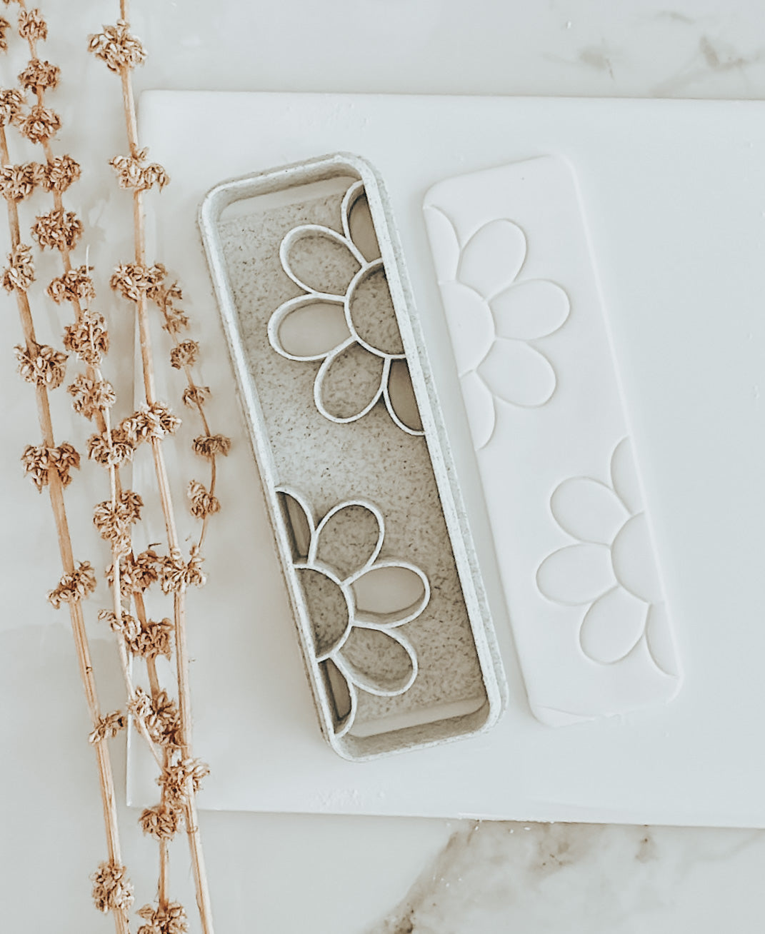 Daisy Clay Bookmark Cutter