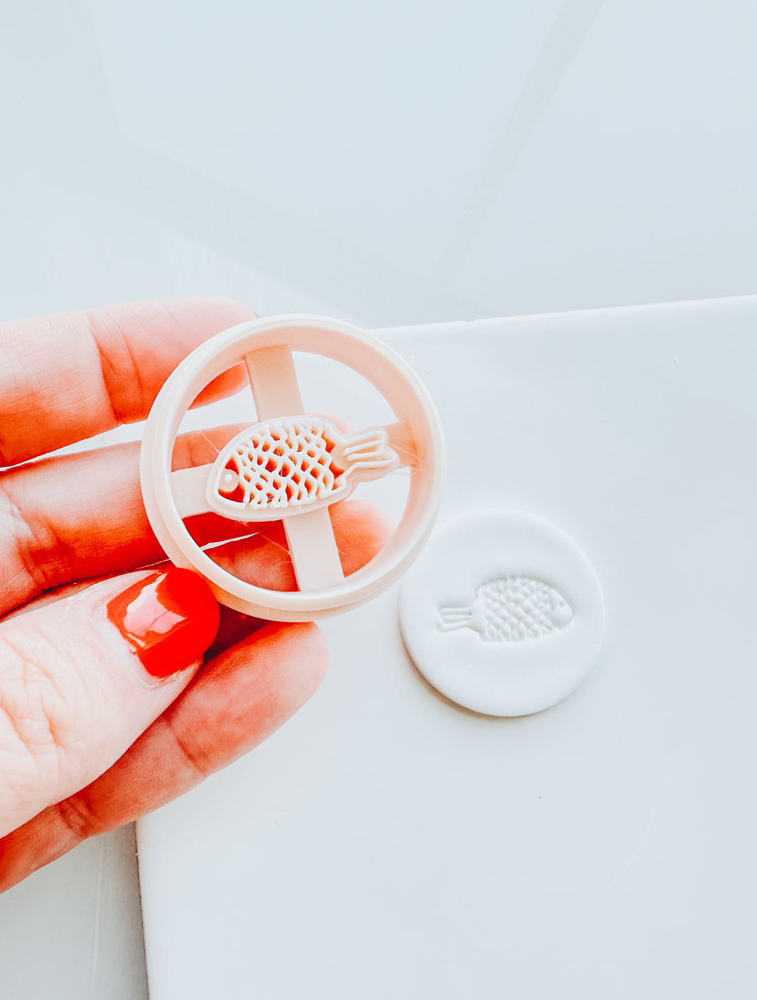 Poisson Fish Embossed Circle Clay Cutter