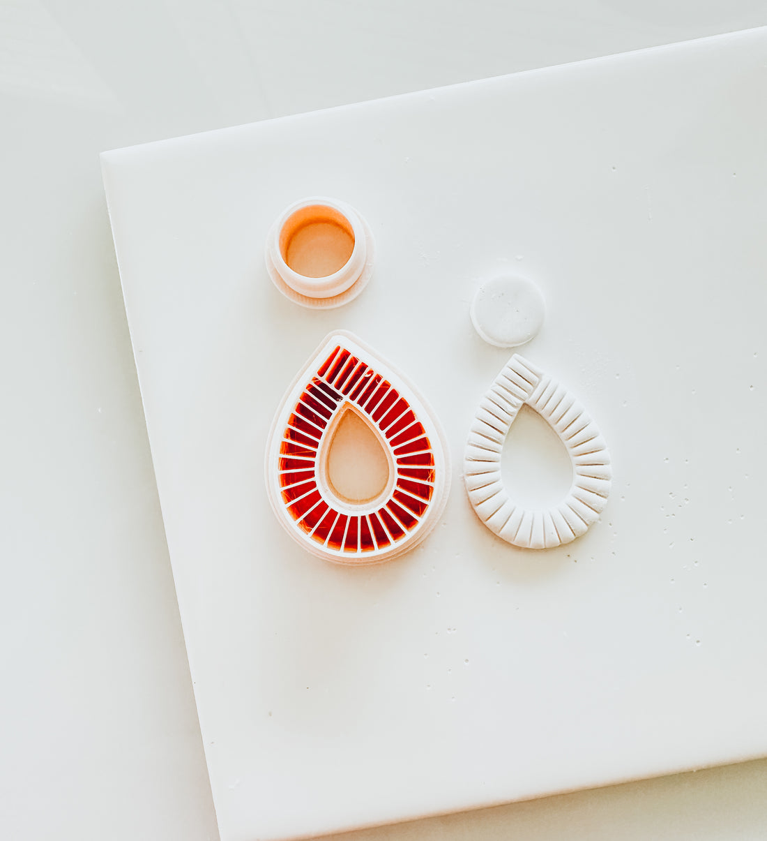 Kiana Ribbed Tropical Vacay Inspired Clay Cutter