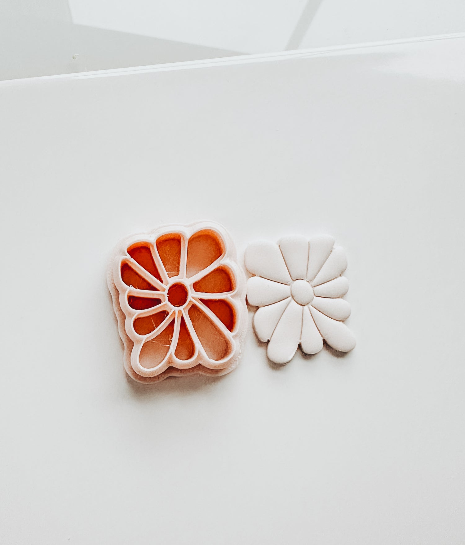 Apple Matisse Flower Clay Cutter Set