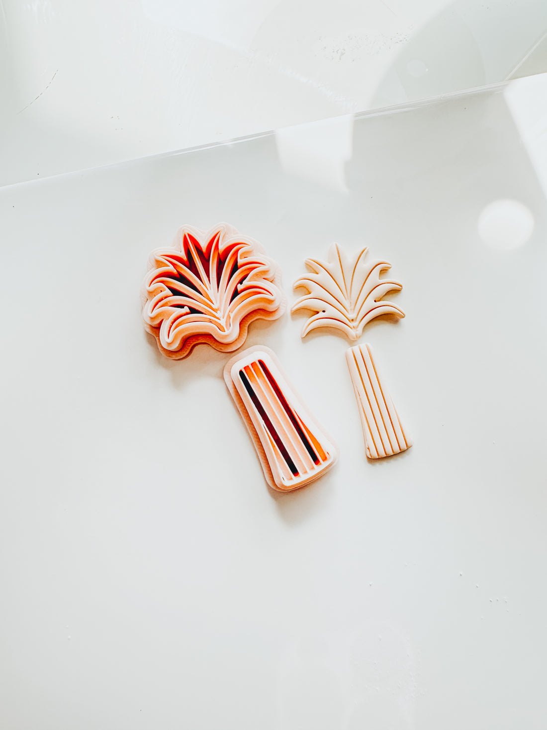 Sway Palm Tree 2 Piece Embossed Clay Cutter