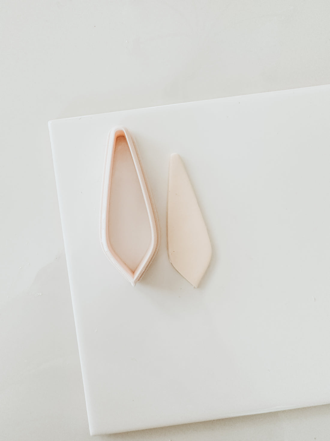 Chloe Simple Elegant Drop Clay Cutter