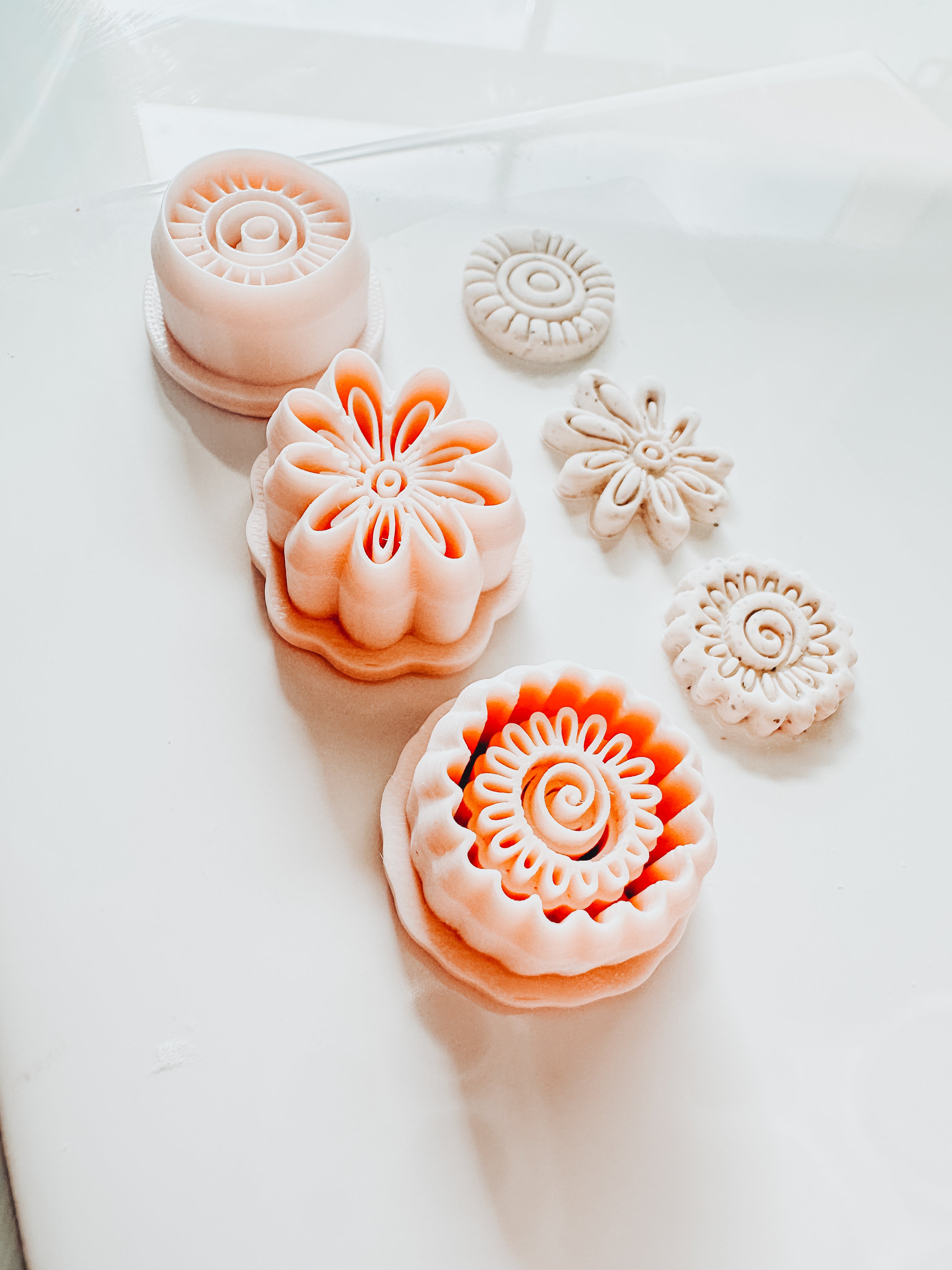 Sadies Autumn Artists Burst Clay Cutter