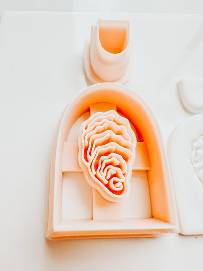 Oyster Arch Embossed Beach Summer Clay Cutter