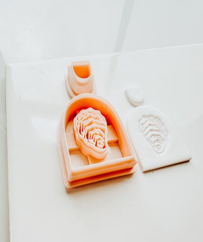 Oyster Arch Embossed Beach Summer Clay Cutter