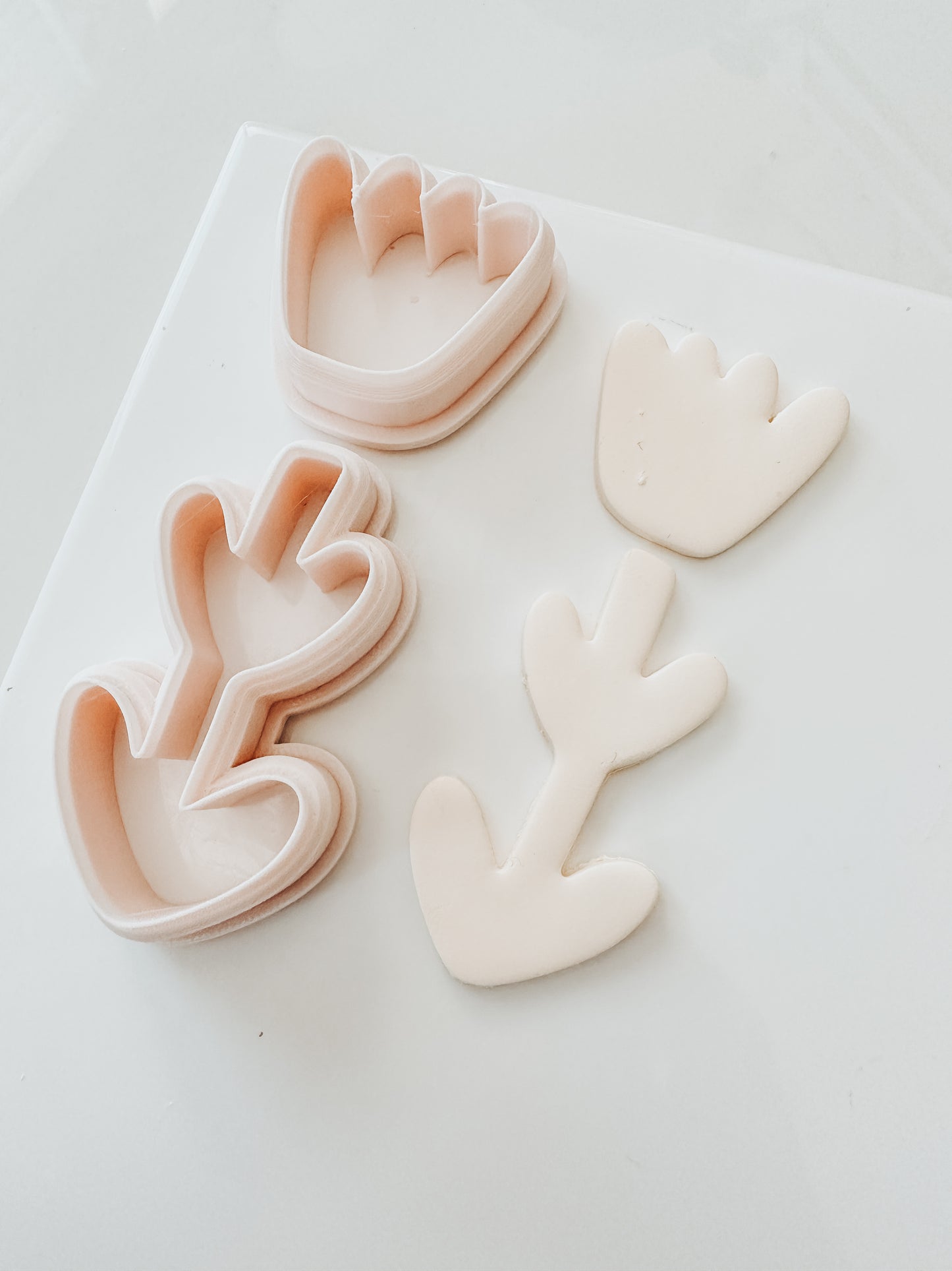 Abstract Tulip Clay Cutter 2.25”