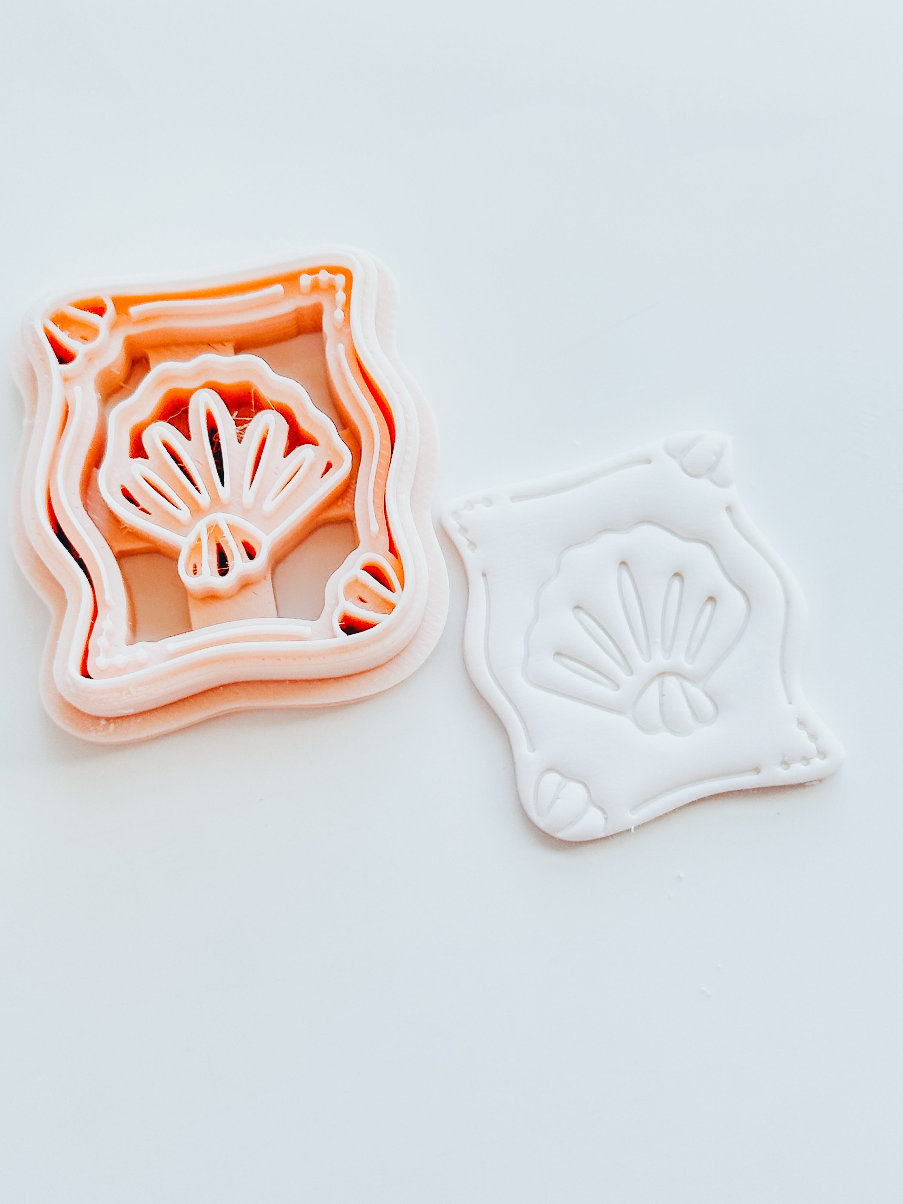 Bianca Shell Embossed Clay Cutter