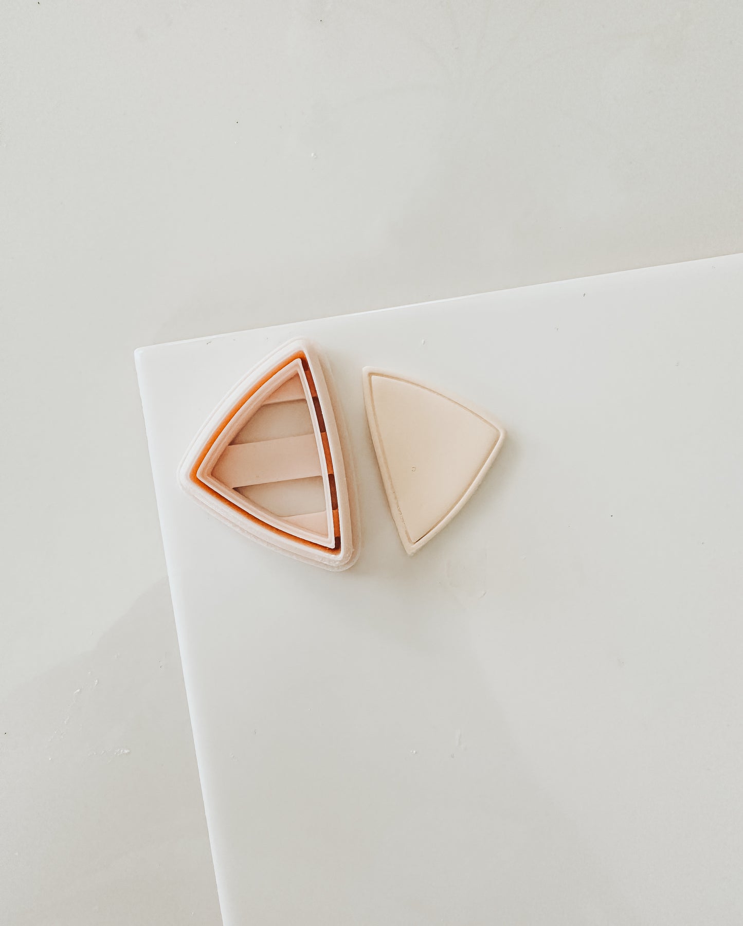 Santana Bordered Oblong Triangle Clay Cutter 1.50”