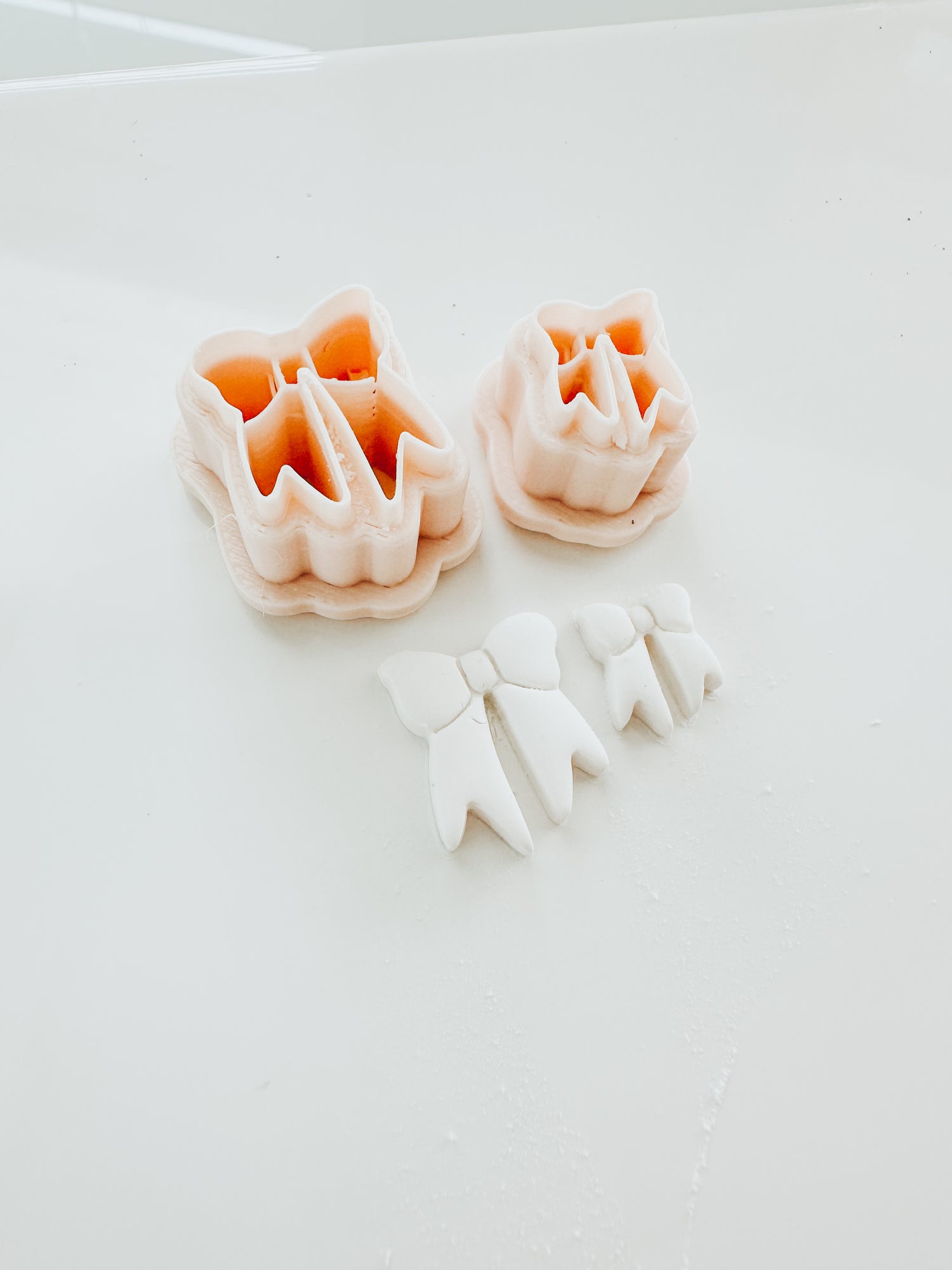 Bow 1 Embossed Clay Earring Cutter