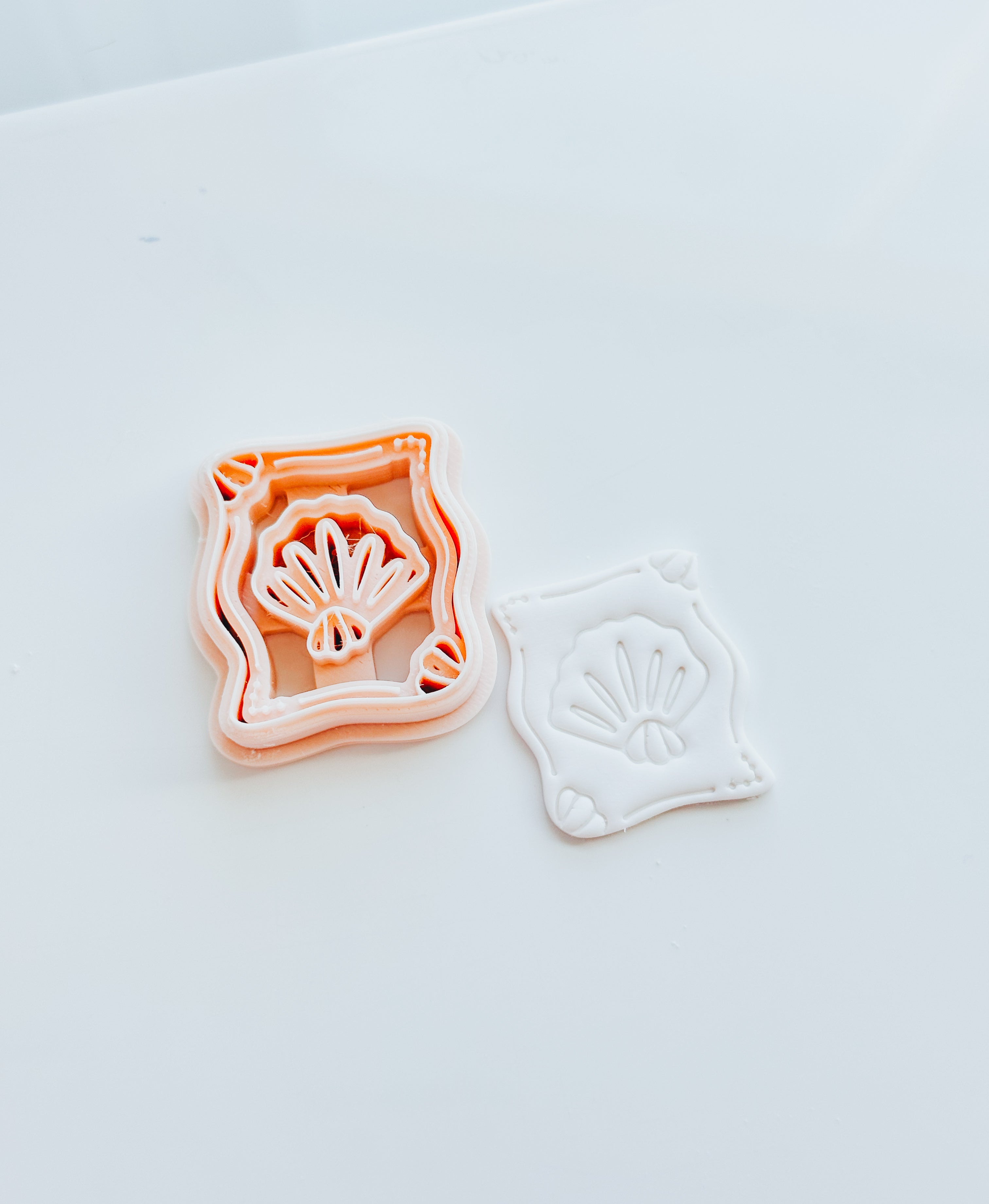 Bianca Shell Embossed Clay Cutter